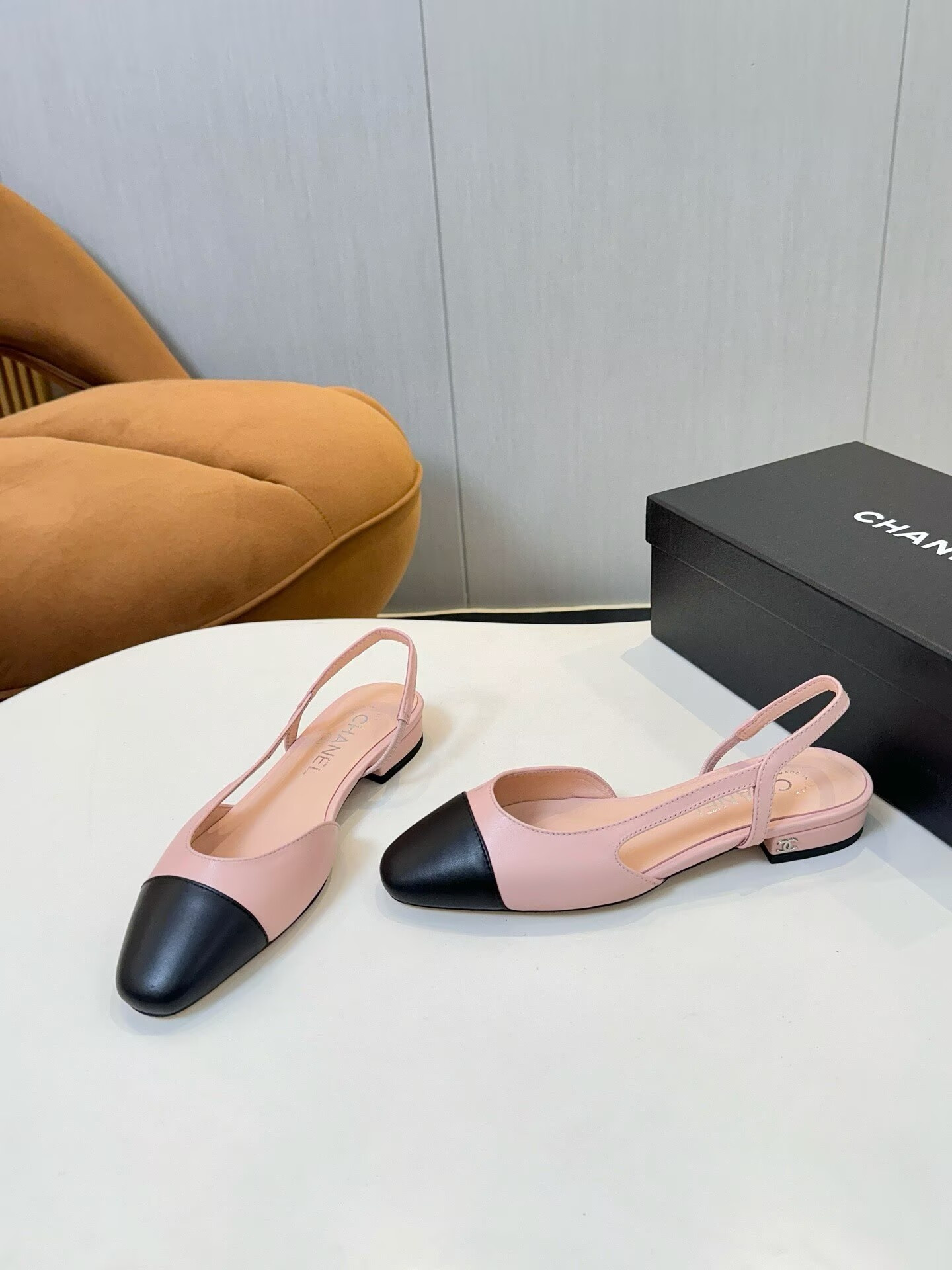 ua Ch**el slingbacks flat