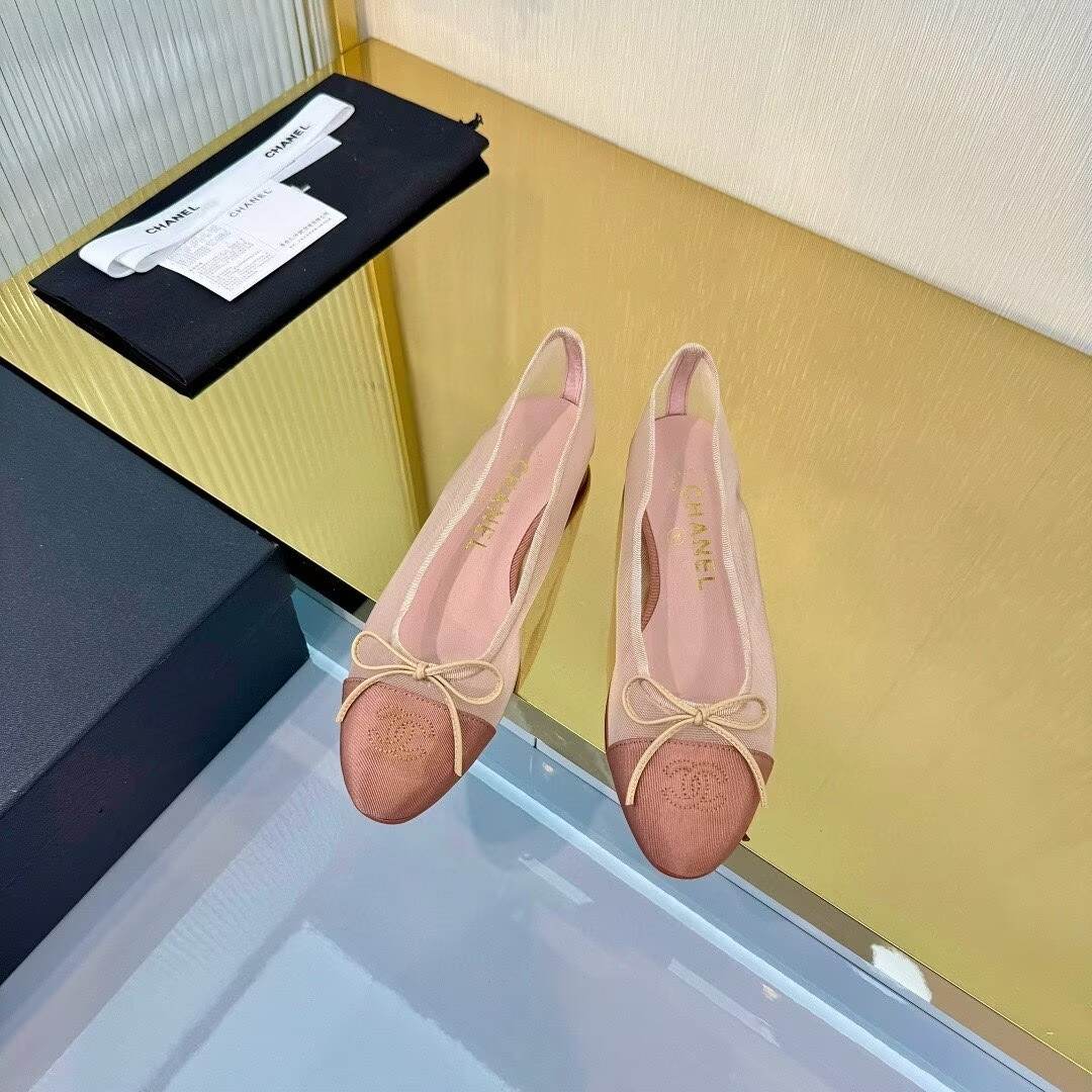 ua Ch**el ballet flats