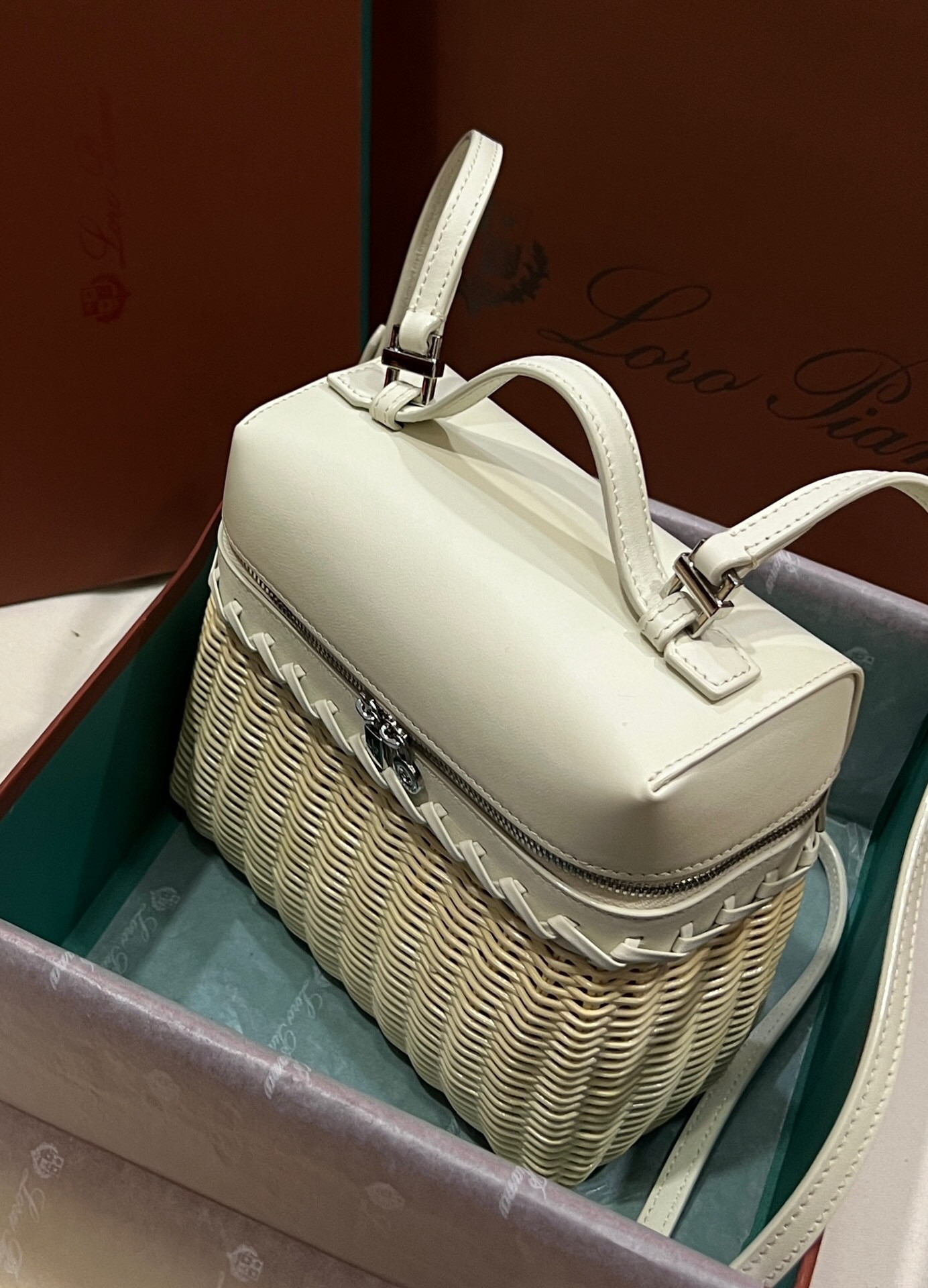 L0r0 P1ana Extra Pocket L19 Wicker Bag 17.5x21x10cm