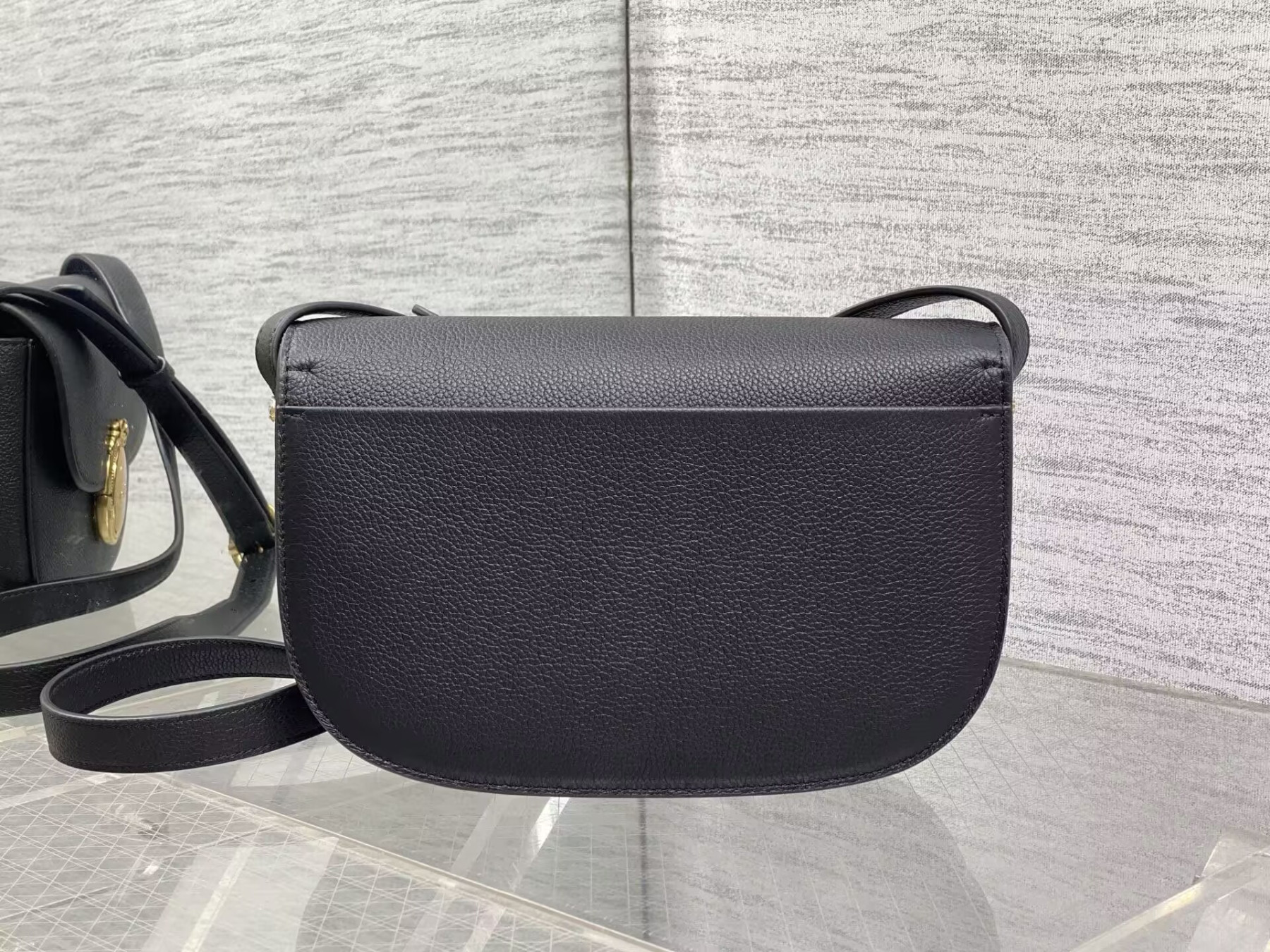 Dior Medium Médaillon Flap Bag 23x16x6.5cm