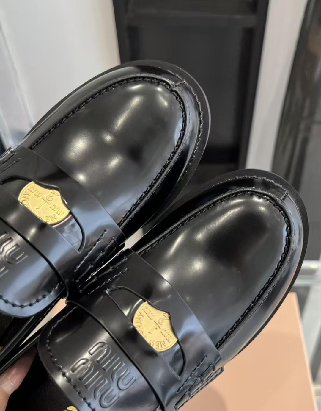 ua M1v M1v leather loafers