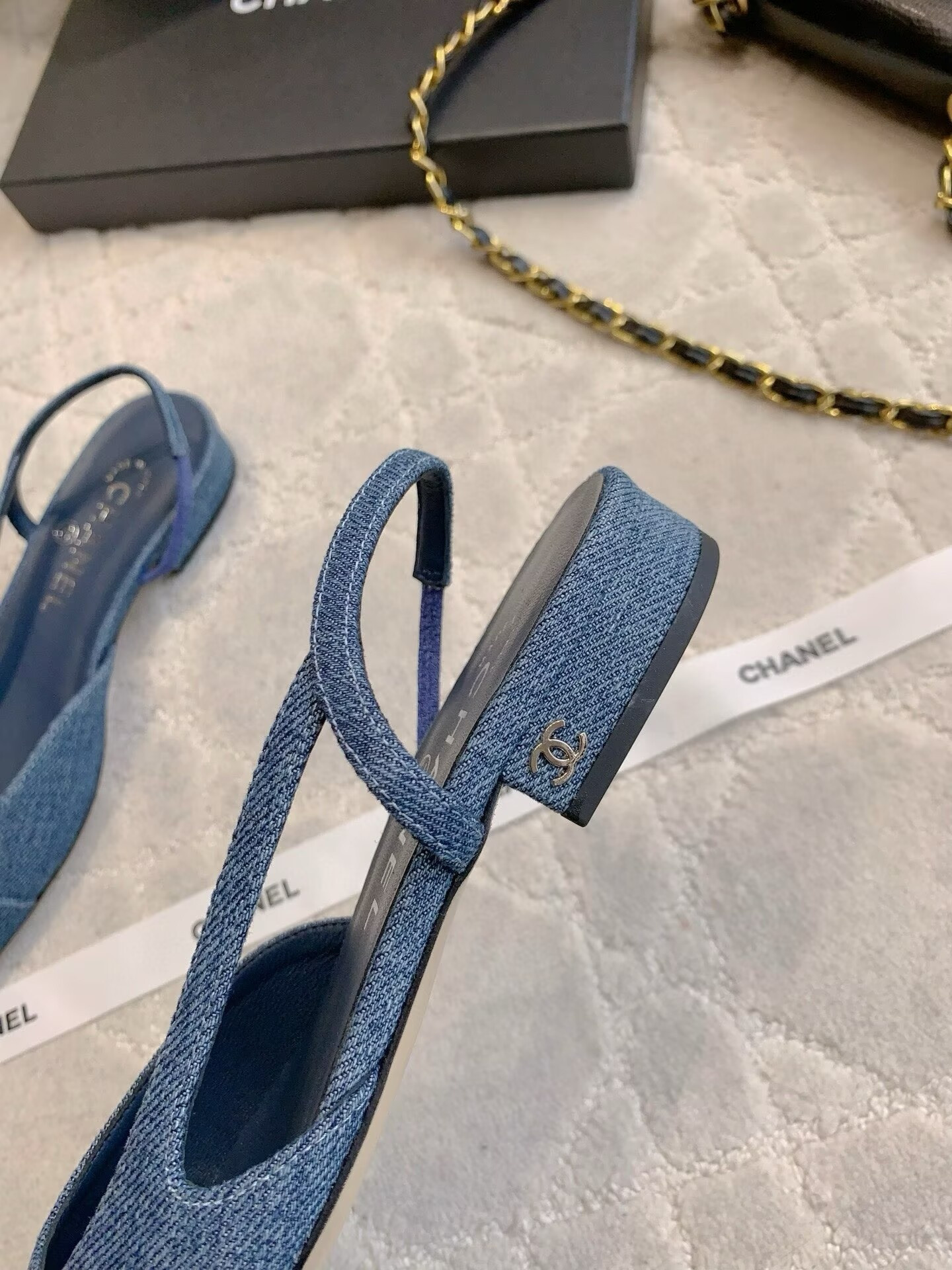 ua Ch**el slingback flats