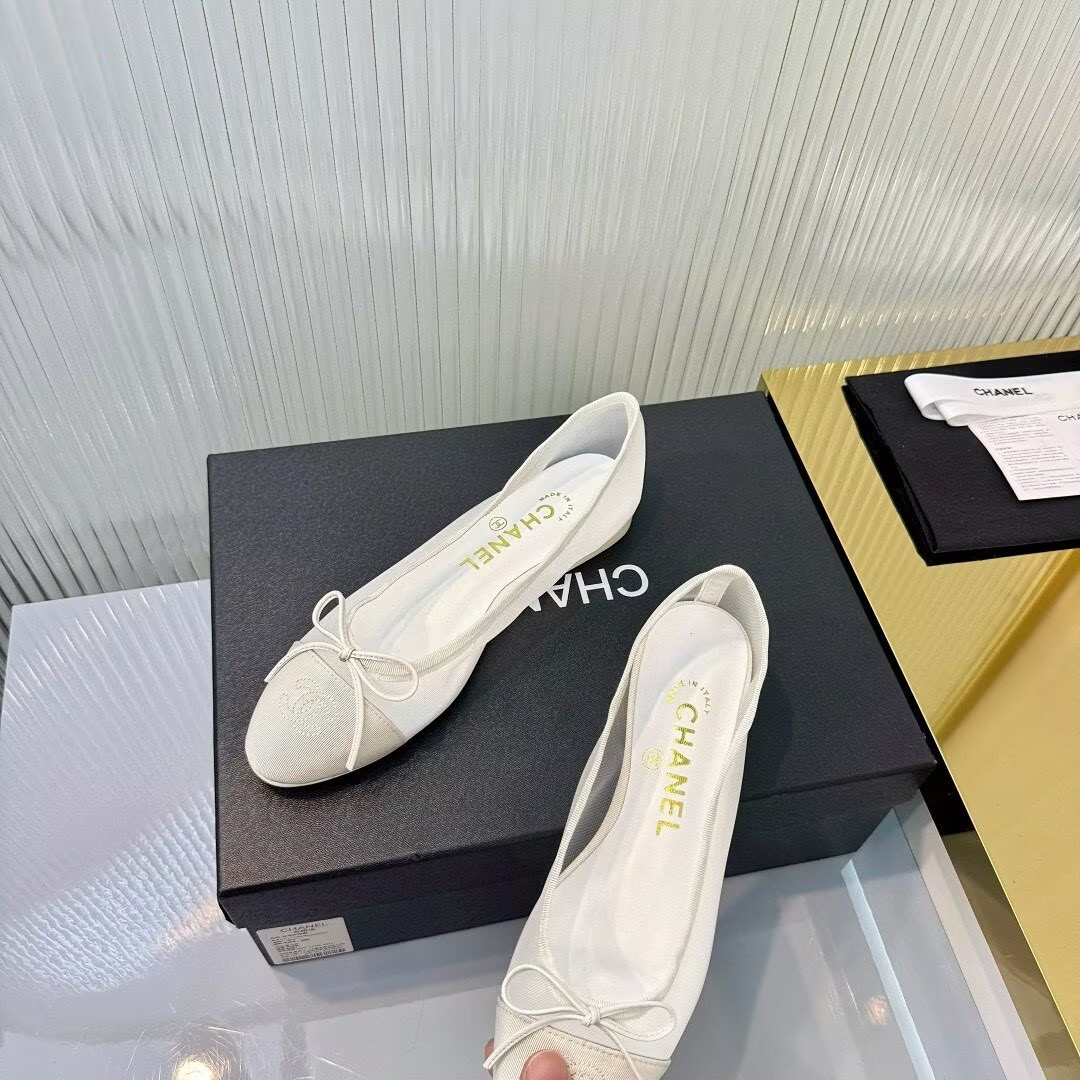 ua Ch**el ballet flats