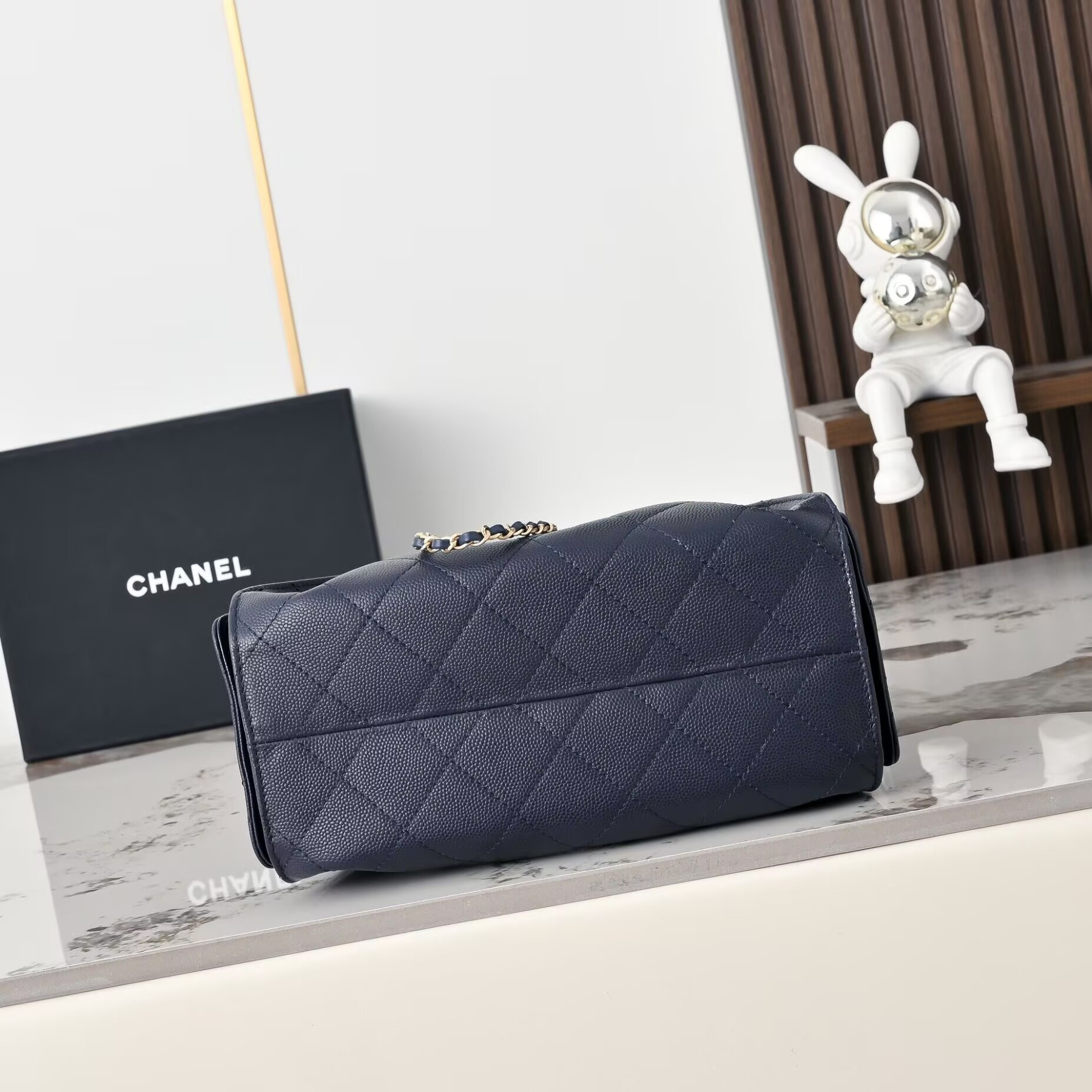 CHANEL 25C Bucket Bag 20x22x12.5cm