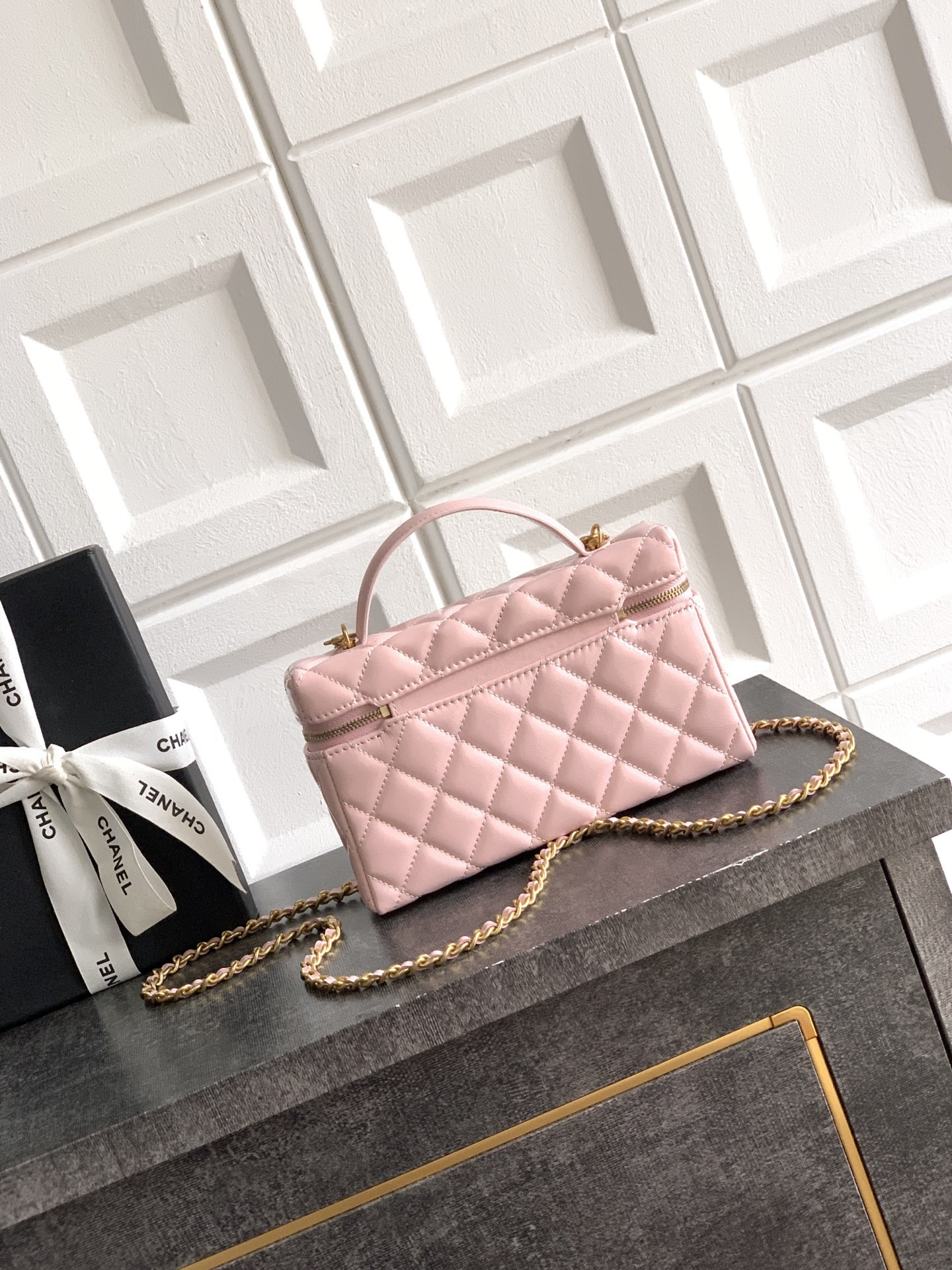 Chanel Vanity with Chain 17x19x5cm
