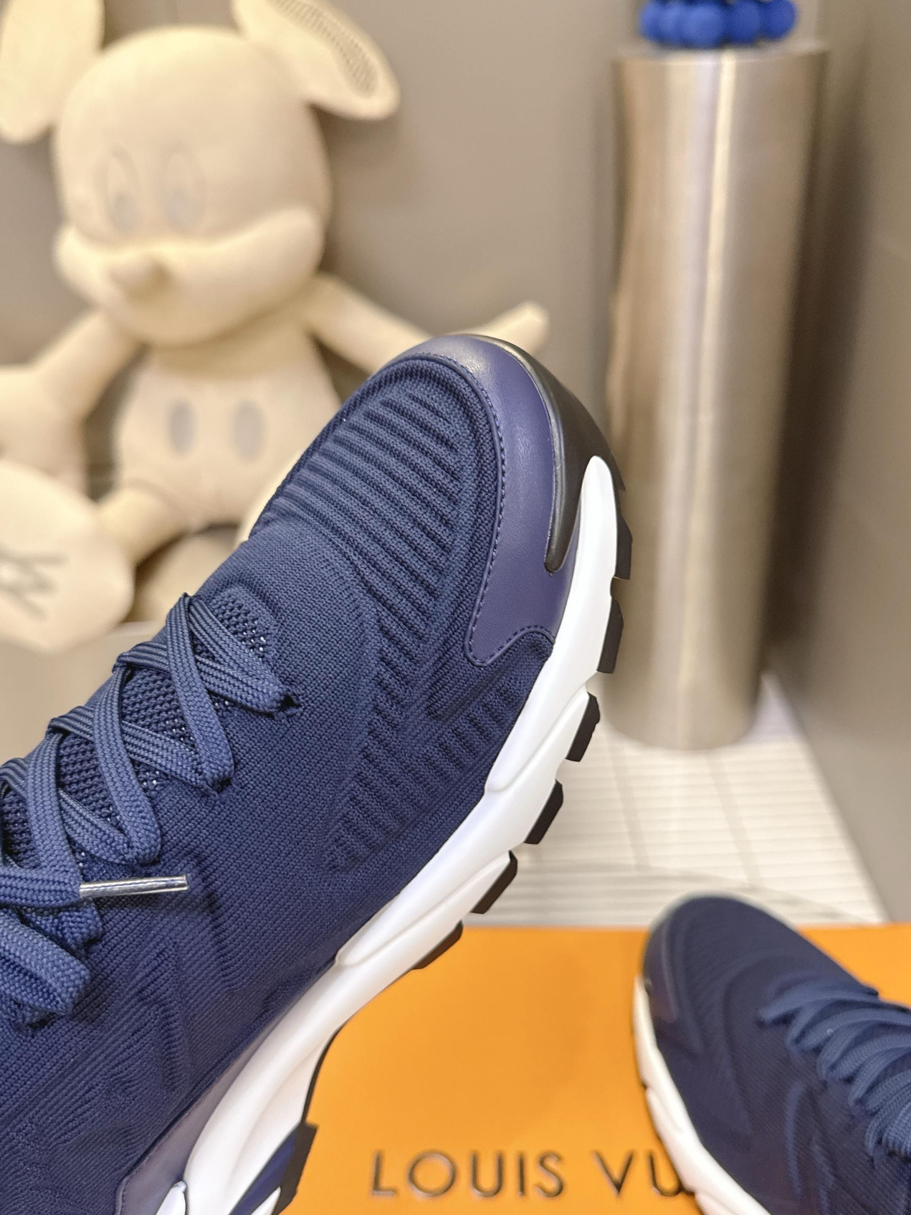 UA LV Sneakers