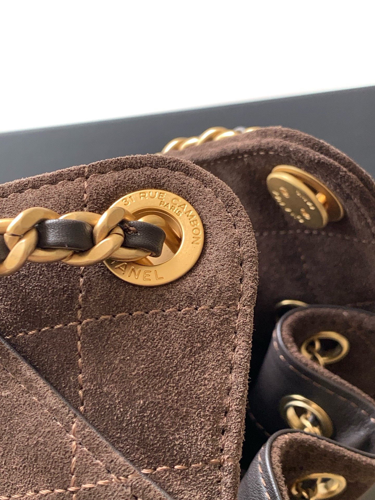 CHANEL 25C Bucket Bag 20x22x12.5cm