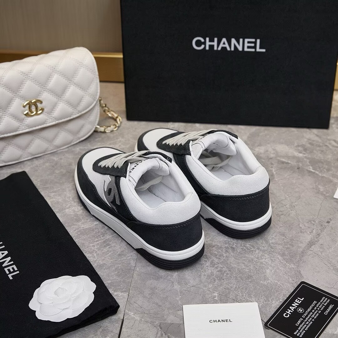ua Ch**el sneakers