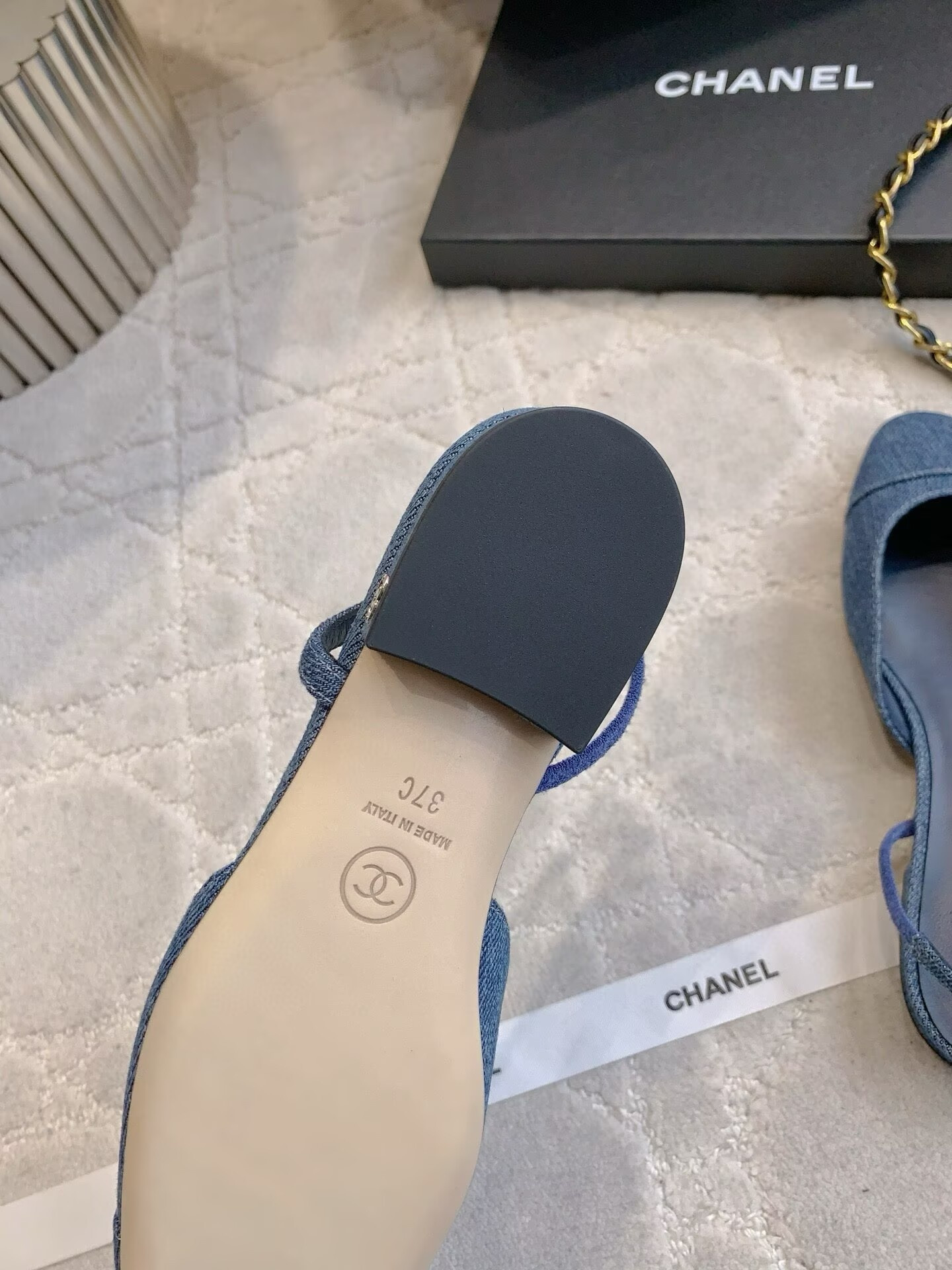 ua Ch**el slingback flats