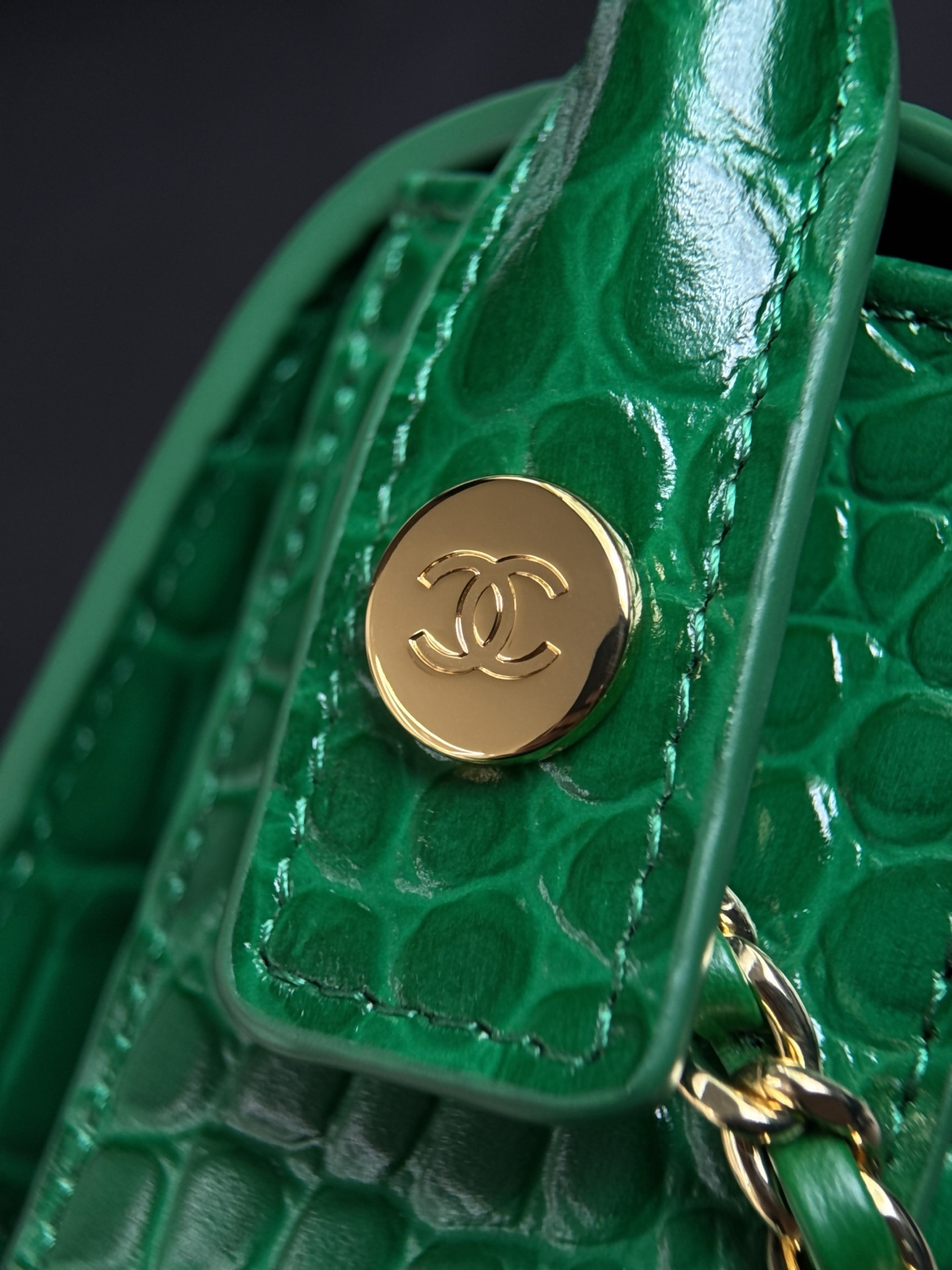 Chanel Mini Flap Bag With Handle AS6424 14.5x19.5x5cm