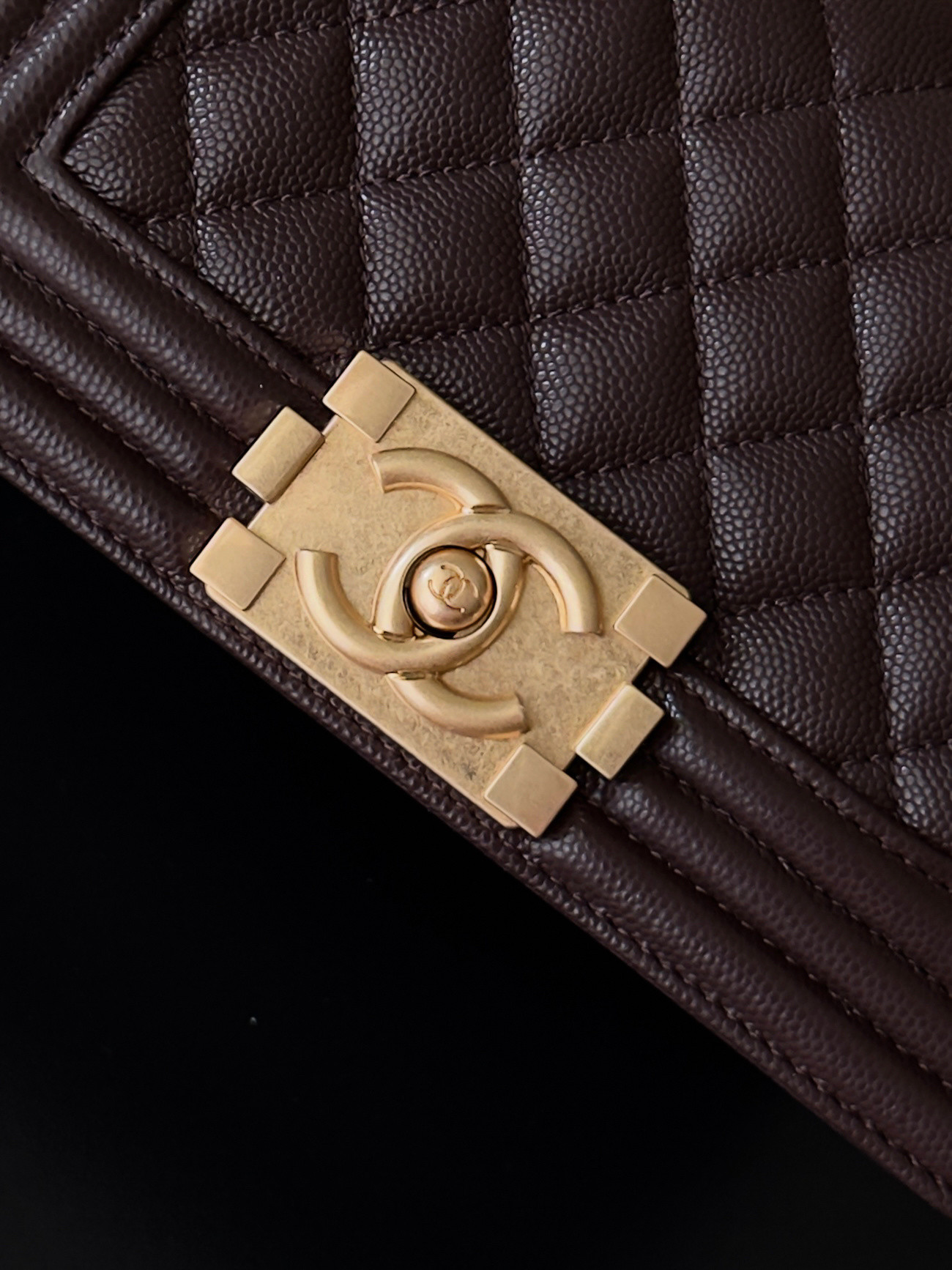 Chanel Boy Handbag 12x20x7cm
