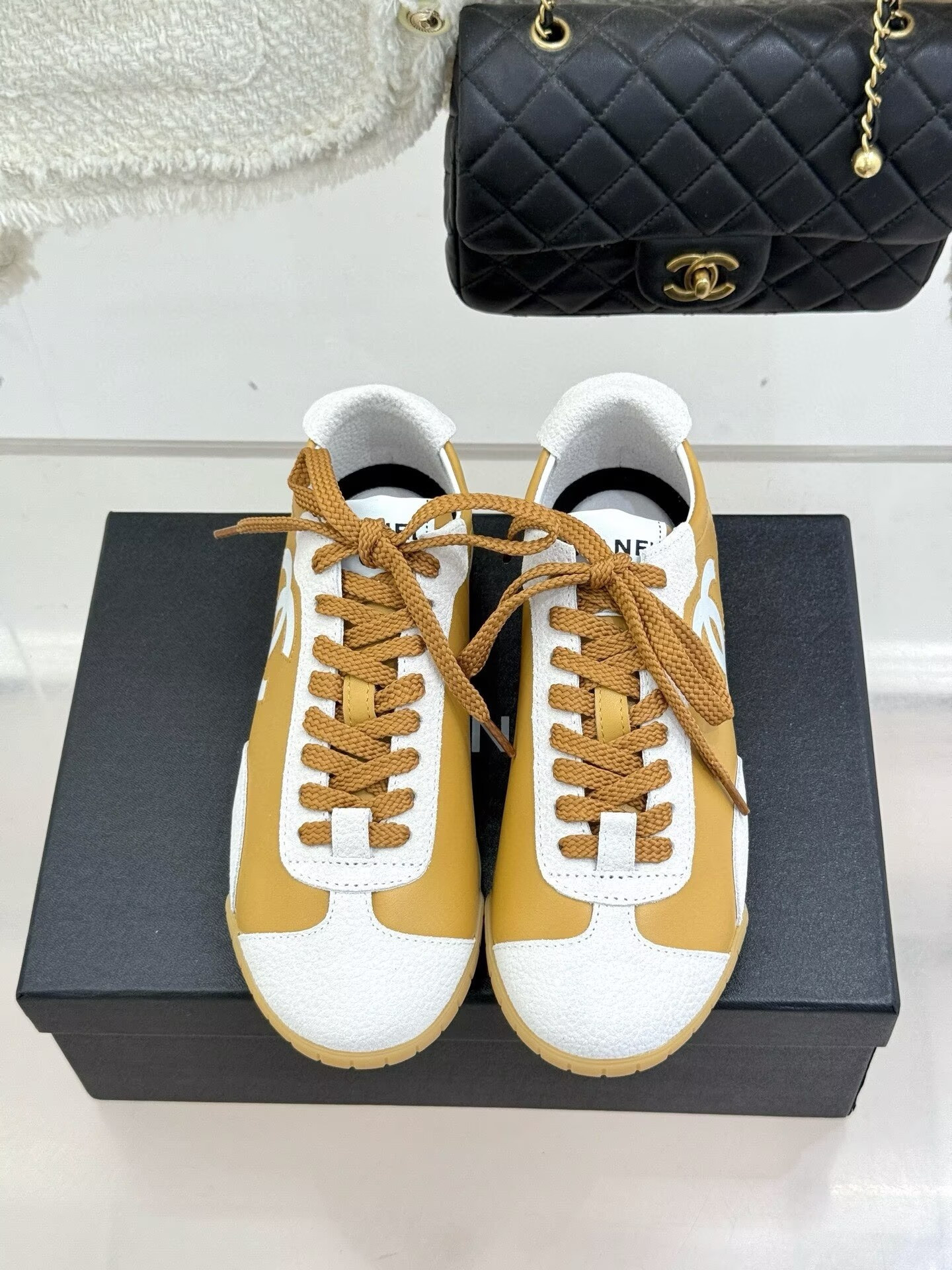 ua Ch**el trainers sneakers
