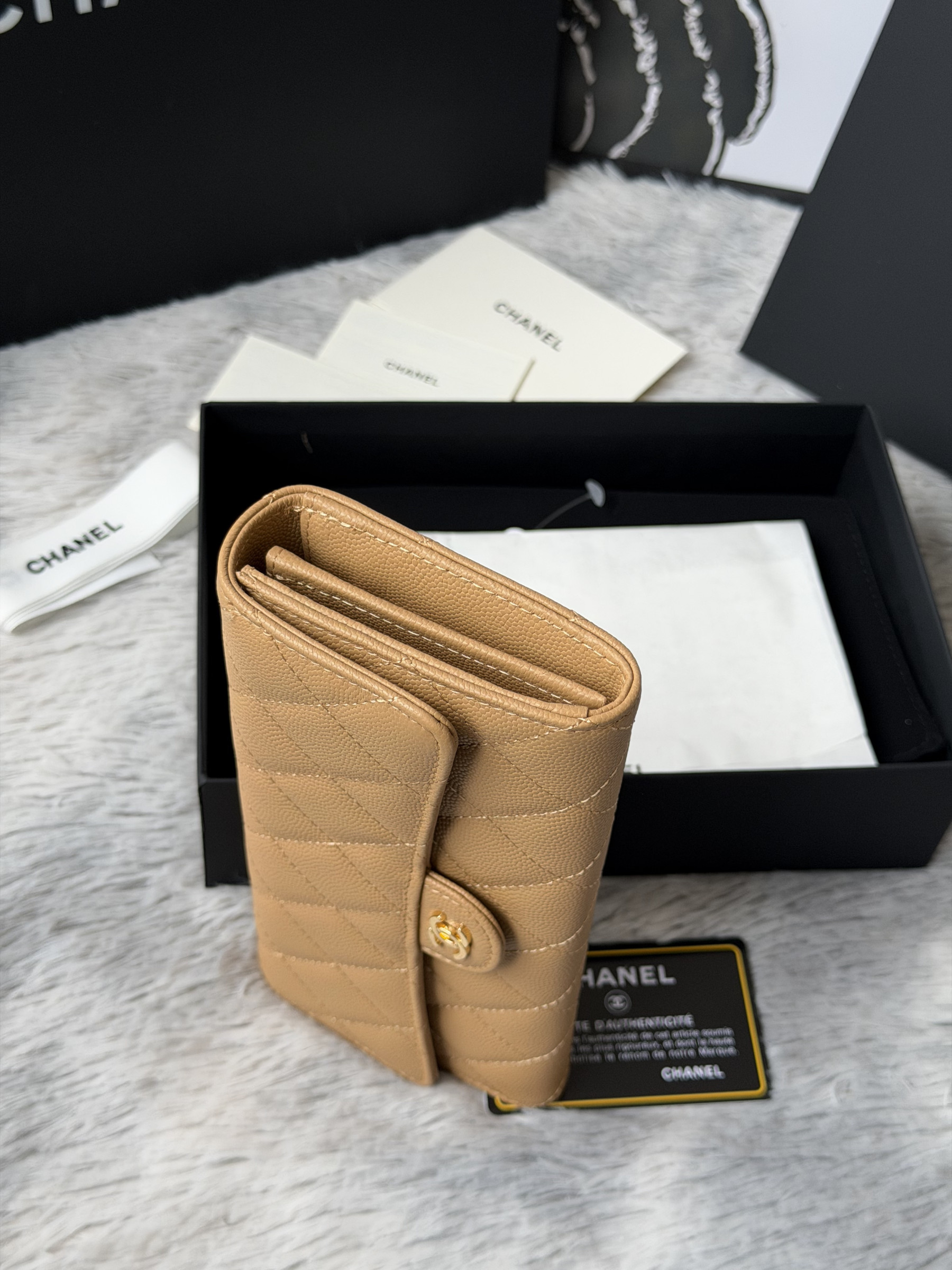 Chanel Wallet 80758 10x19x3cm