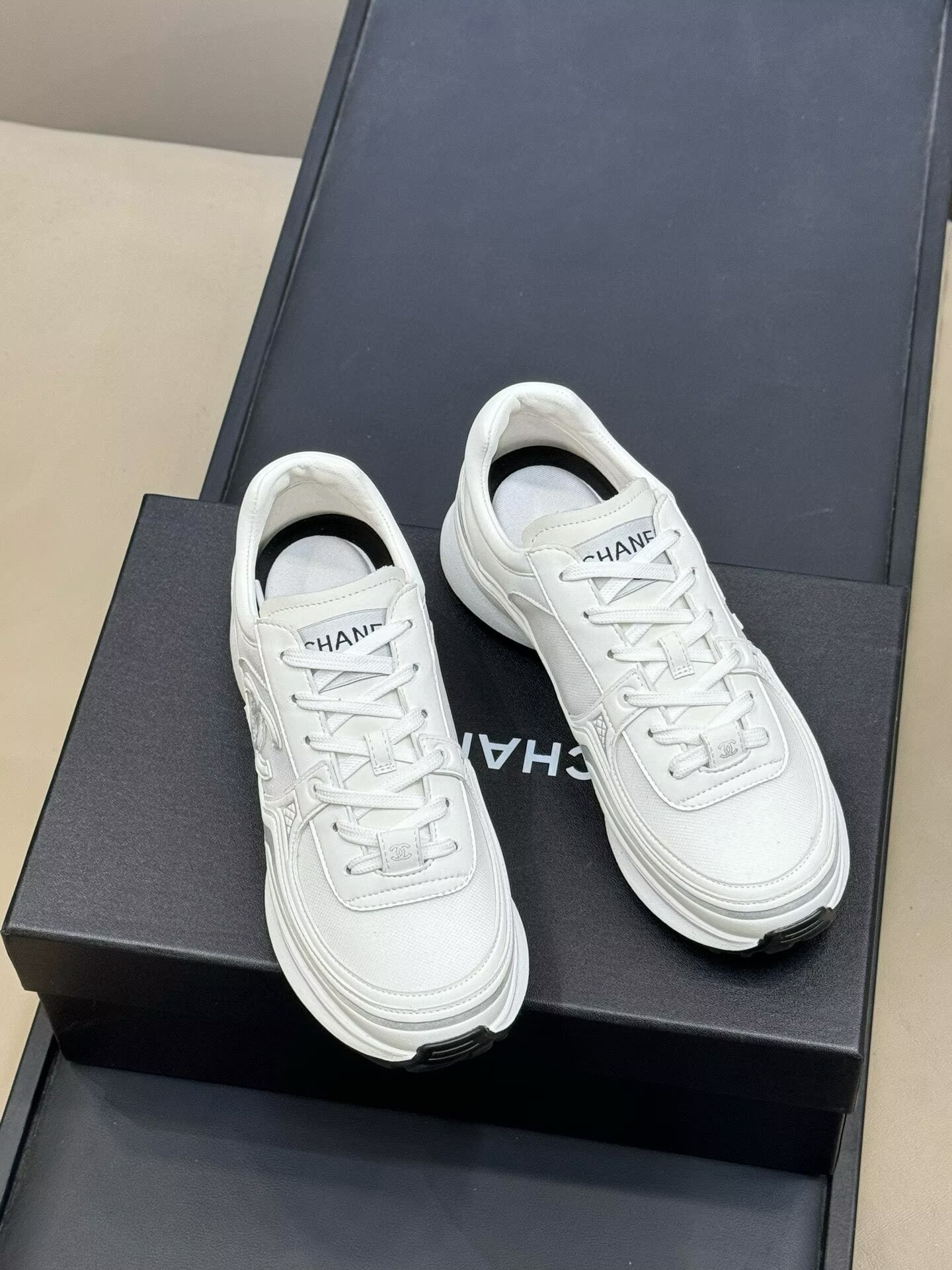 ua Ch**el sneakers