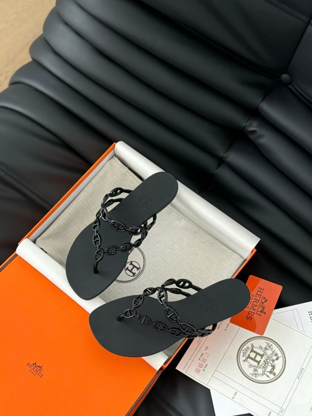 ua H**me5 island sandal