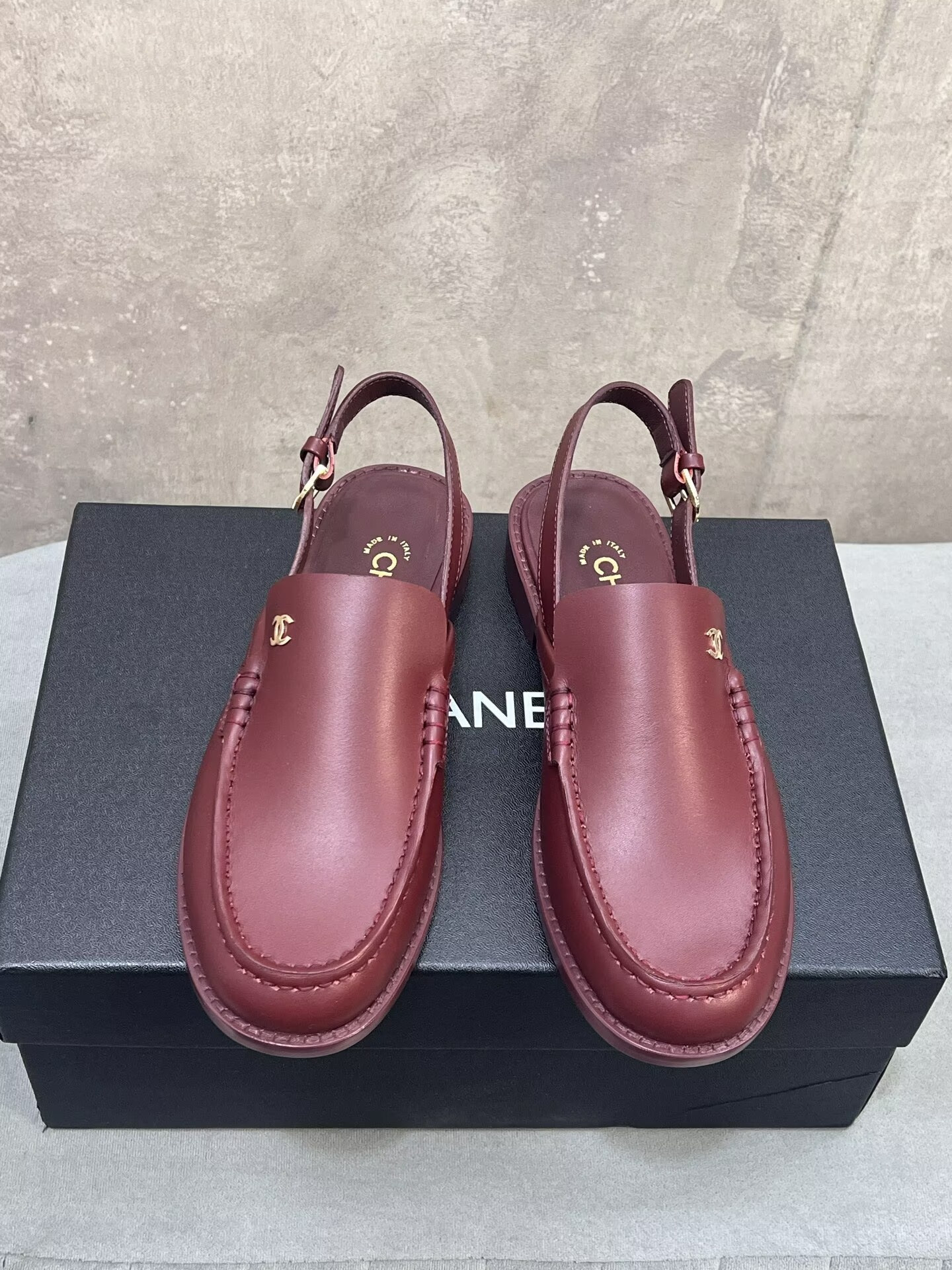 ua Ch**el slingbacks