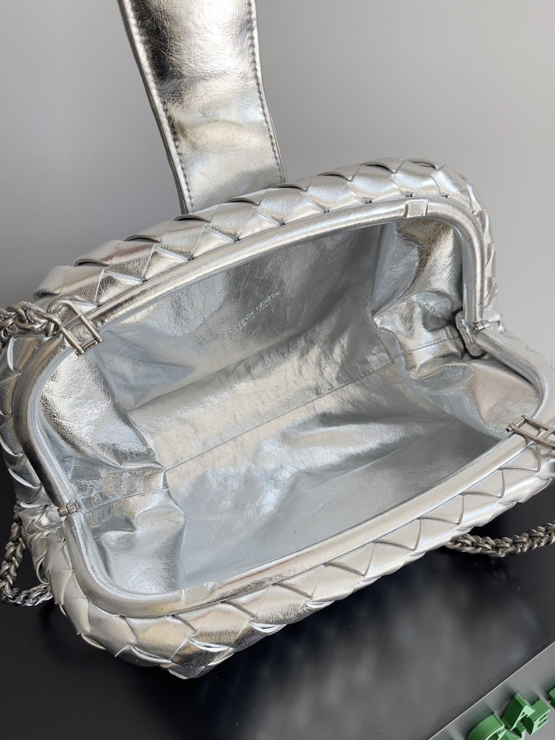 B0tt*ga Ven*ta LAUREN CLUTCH Andiamo Parachute 31x16.5x11cm