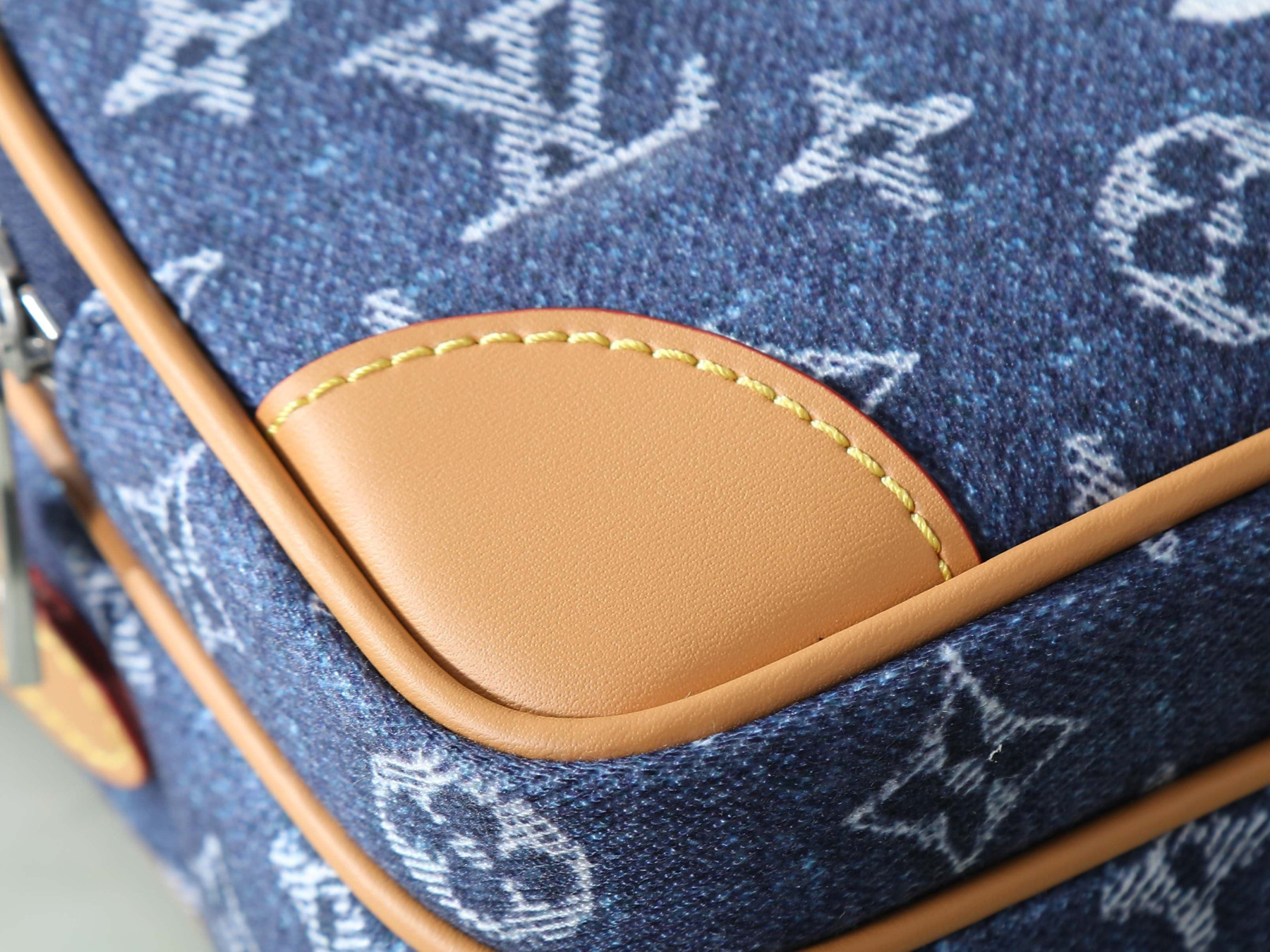 LV Nil M27553 28 x 17.5 x 11 cm