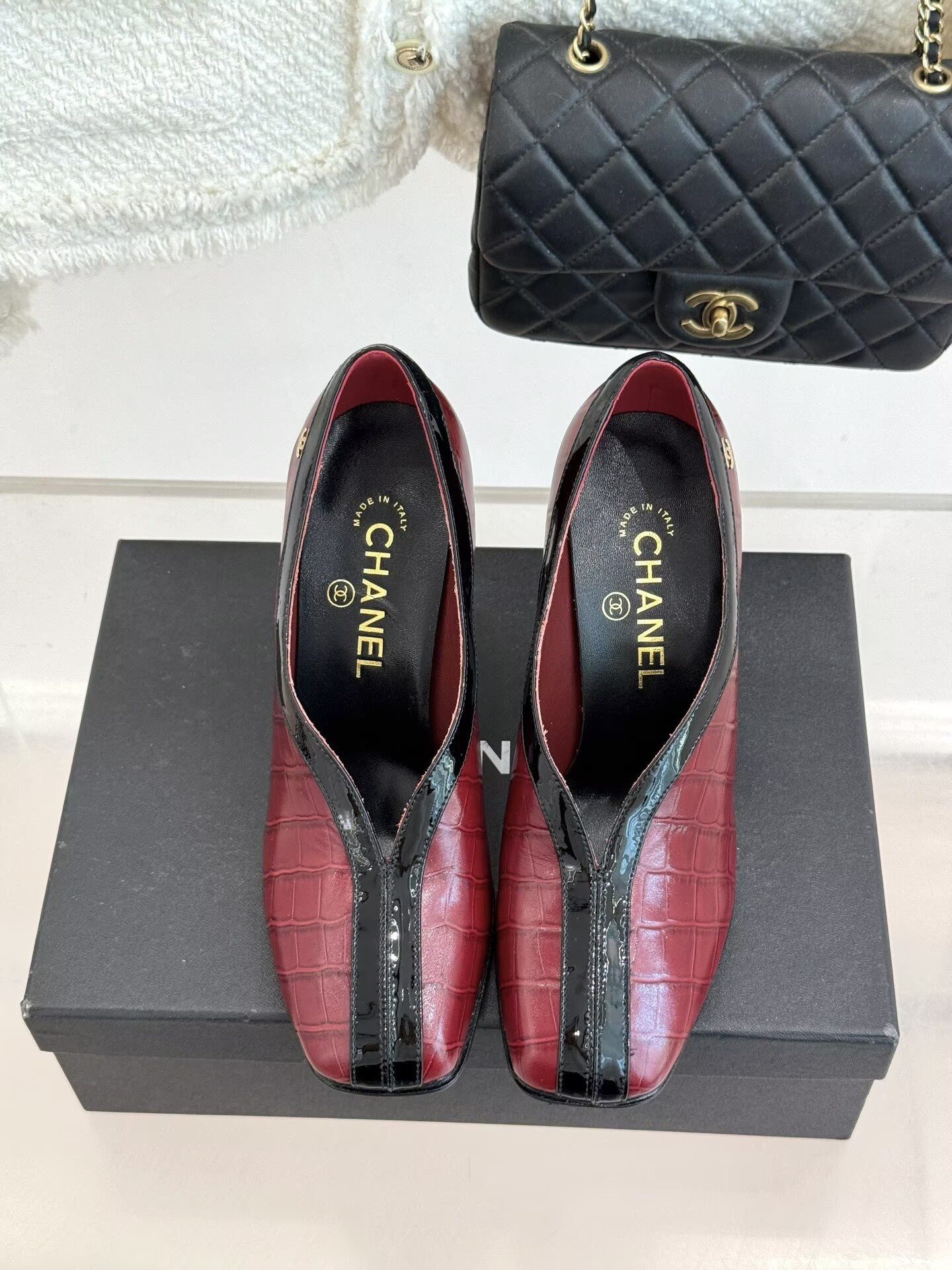 ua Ch**el pumps