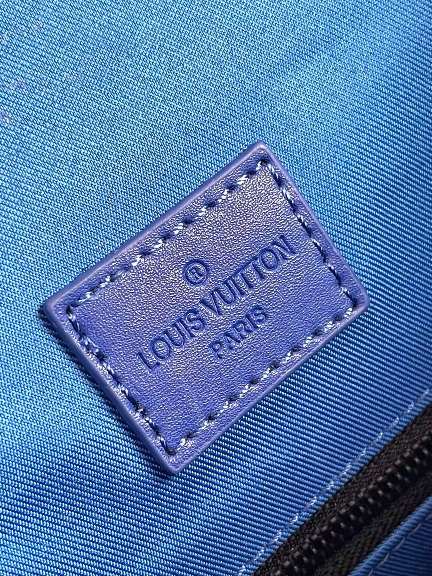 LV Christopher M23189 38x44x21cm