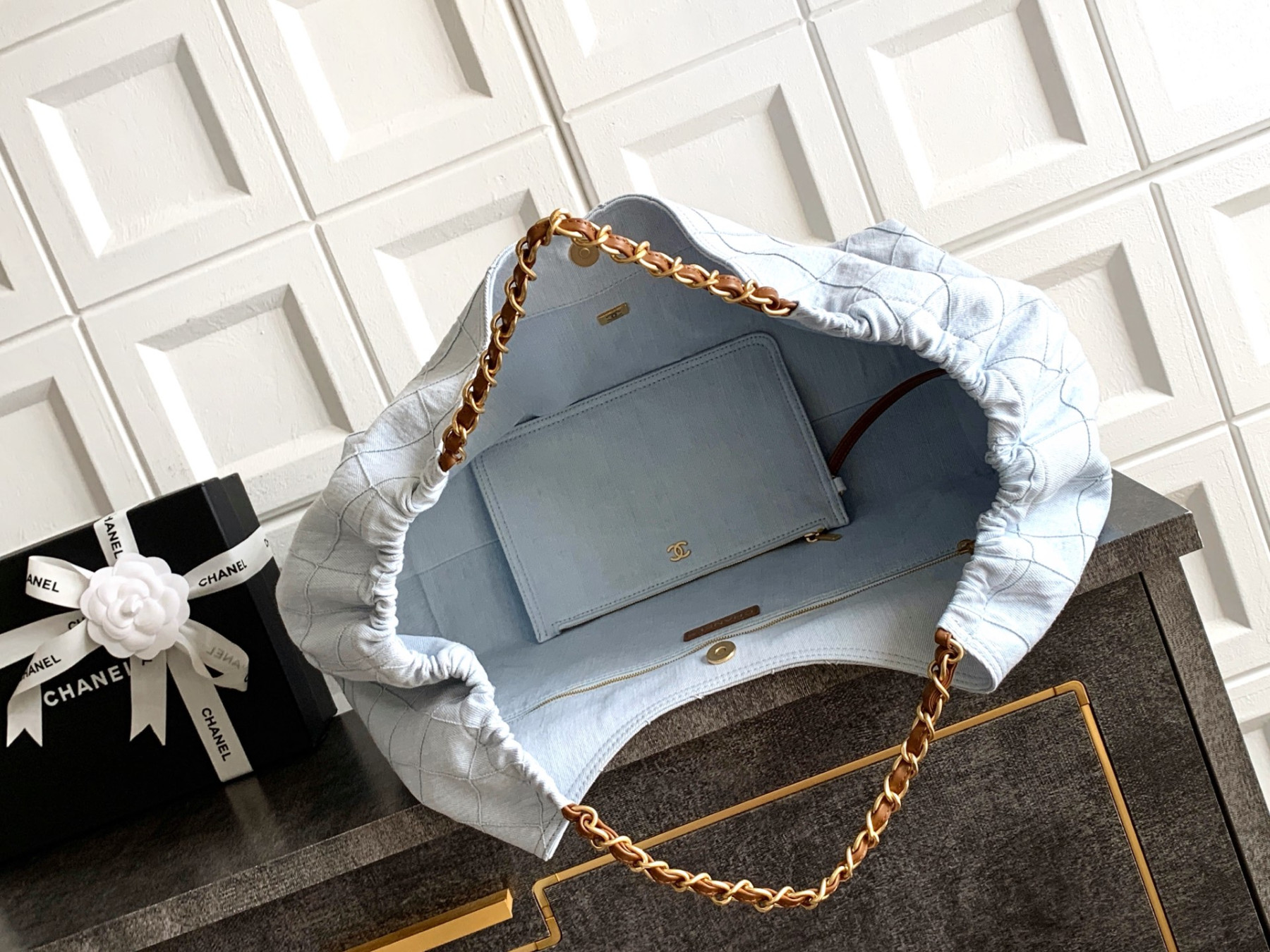 Chanel Small Shopping Bag AS6191 20x43x17cm