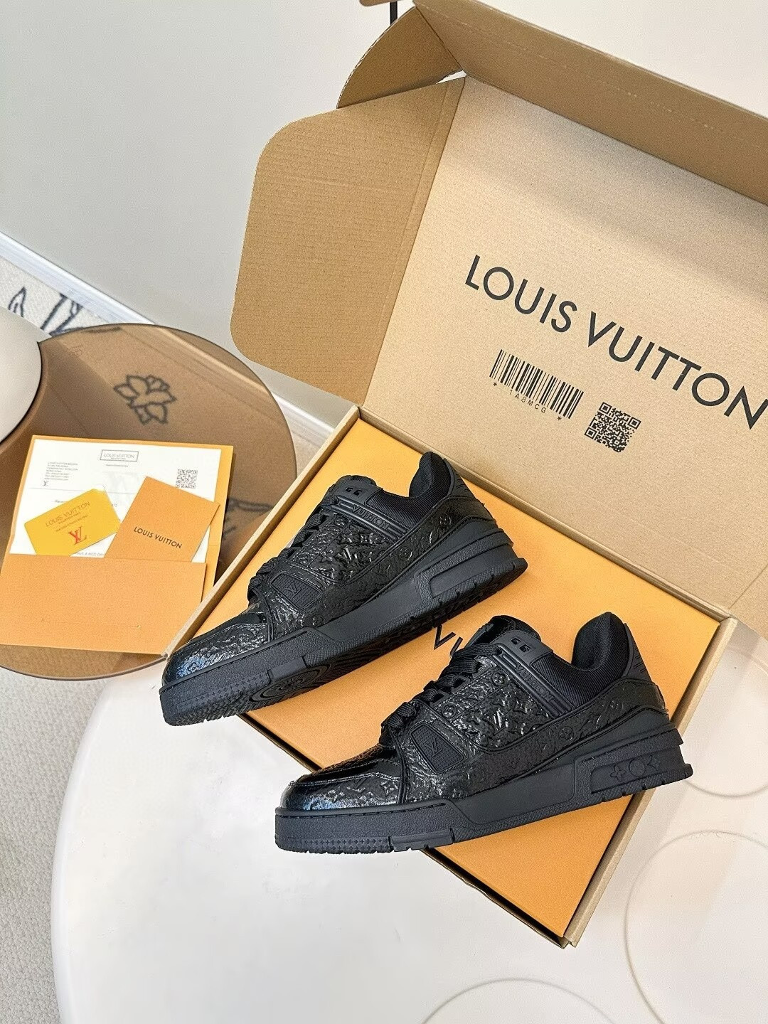 UA LV trainer Sneakers