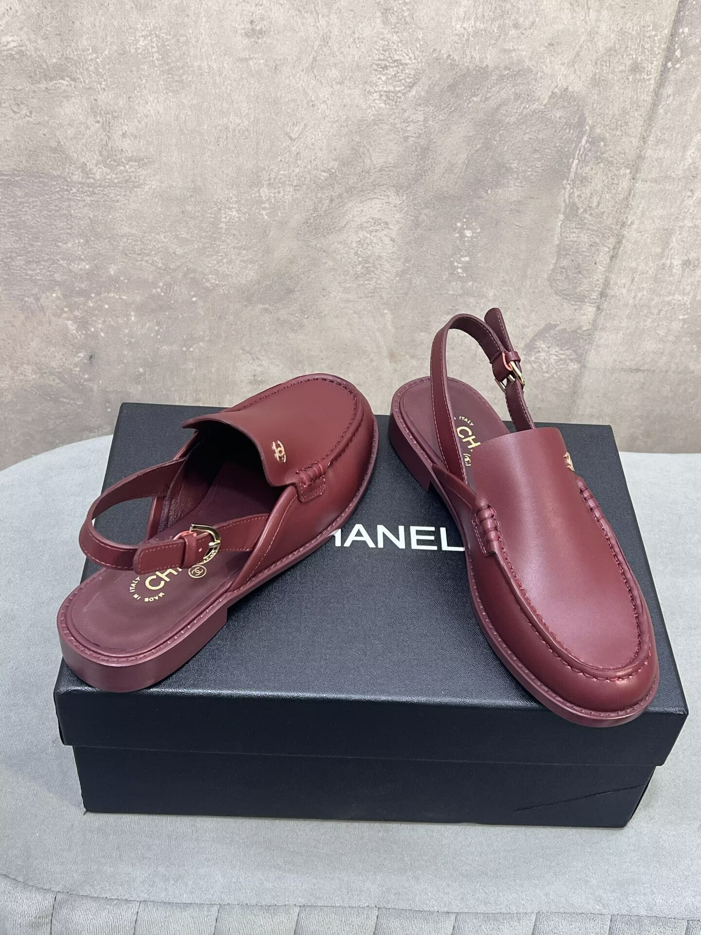 ua Ch**el slingbacks