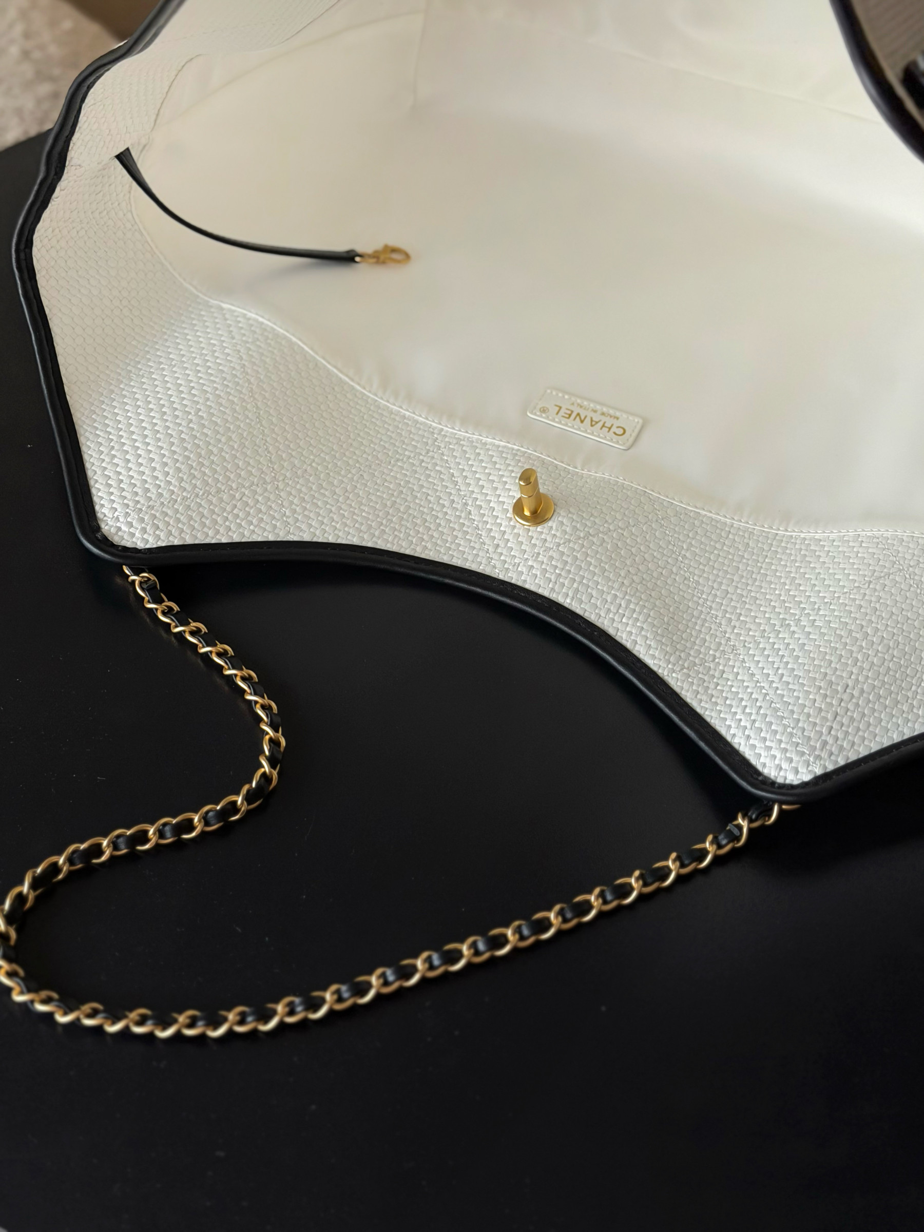 Chanel Maxi Shopping Bag AS5463 36 x 59 x 13cm