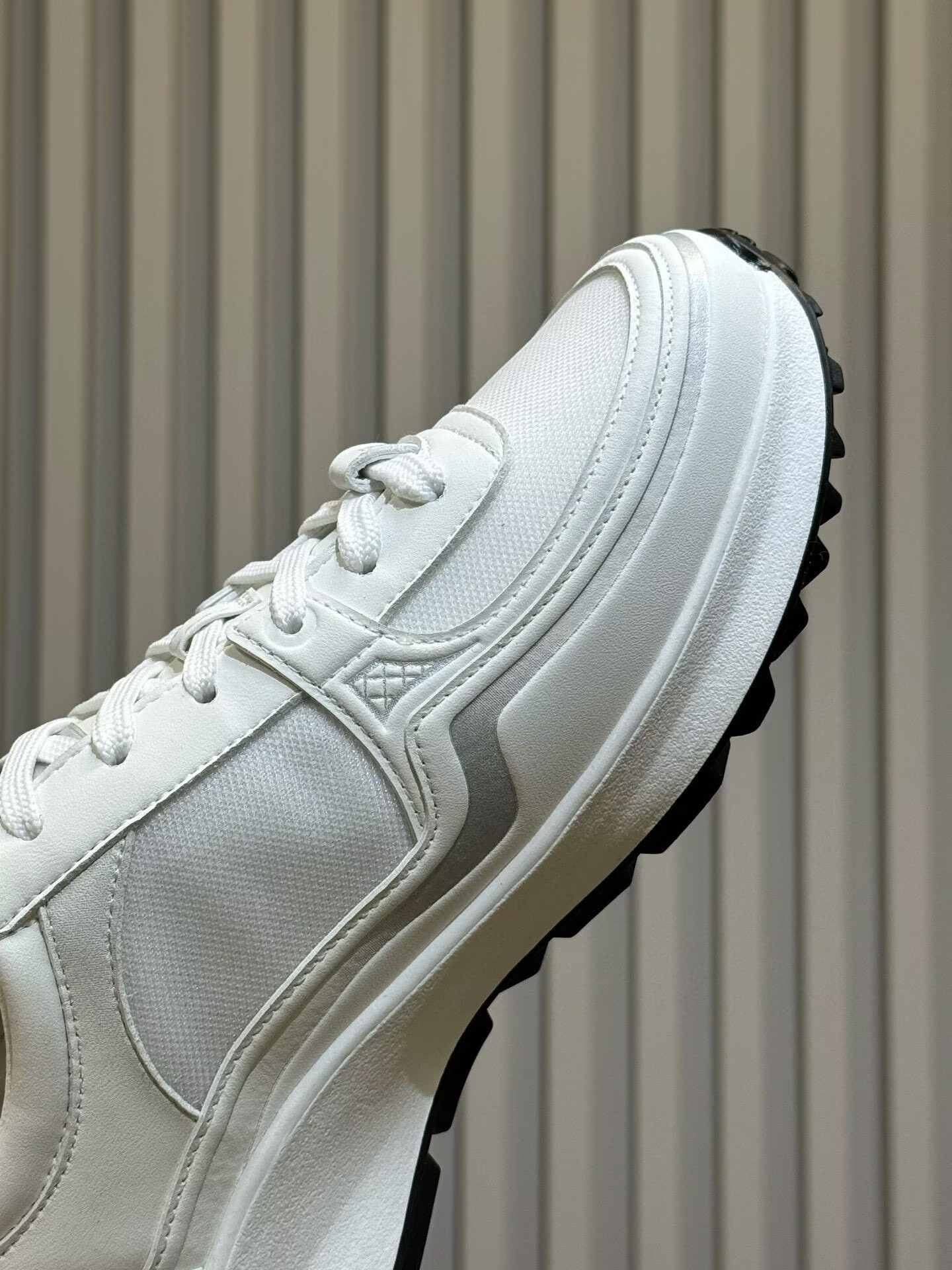 ua Ch**el sneakers