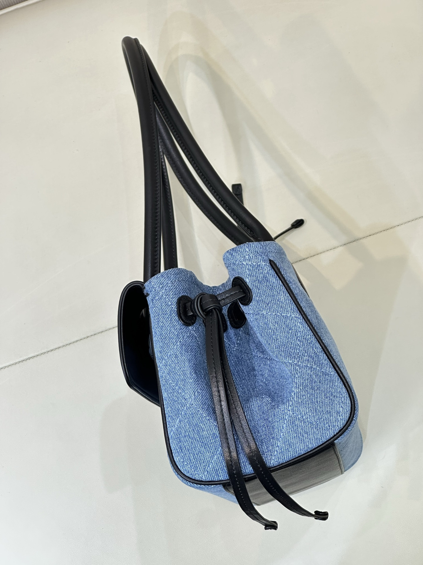 Chanel Small Tote AS6288 15x31x12cm