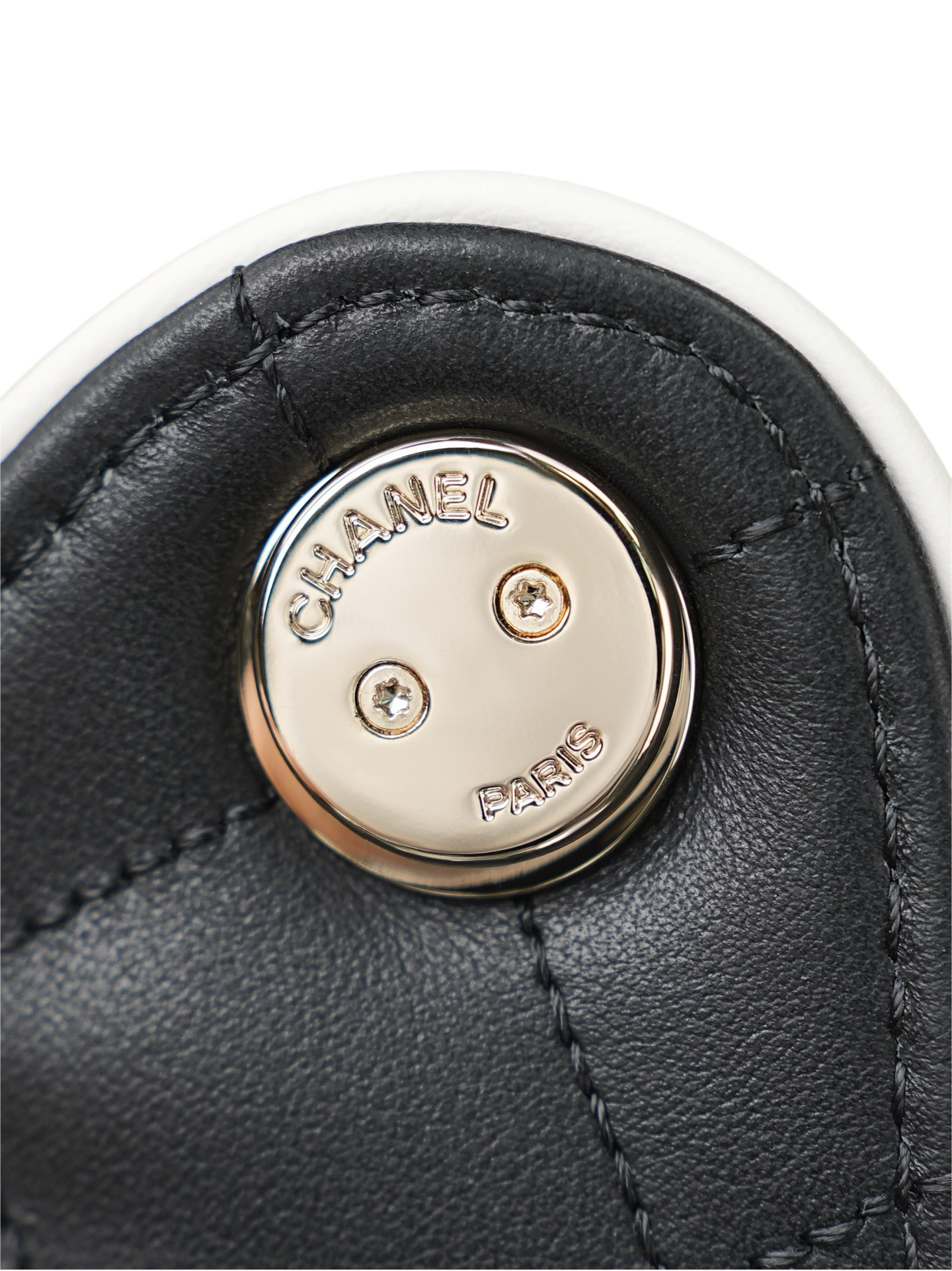 CHANEL 25C Bucket BAG Light gold buttons 30x26x14cm