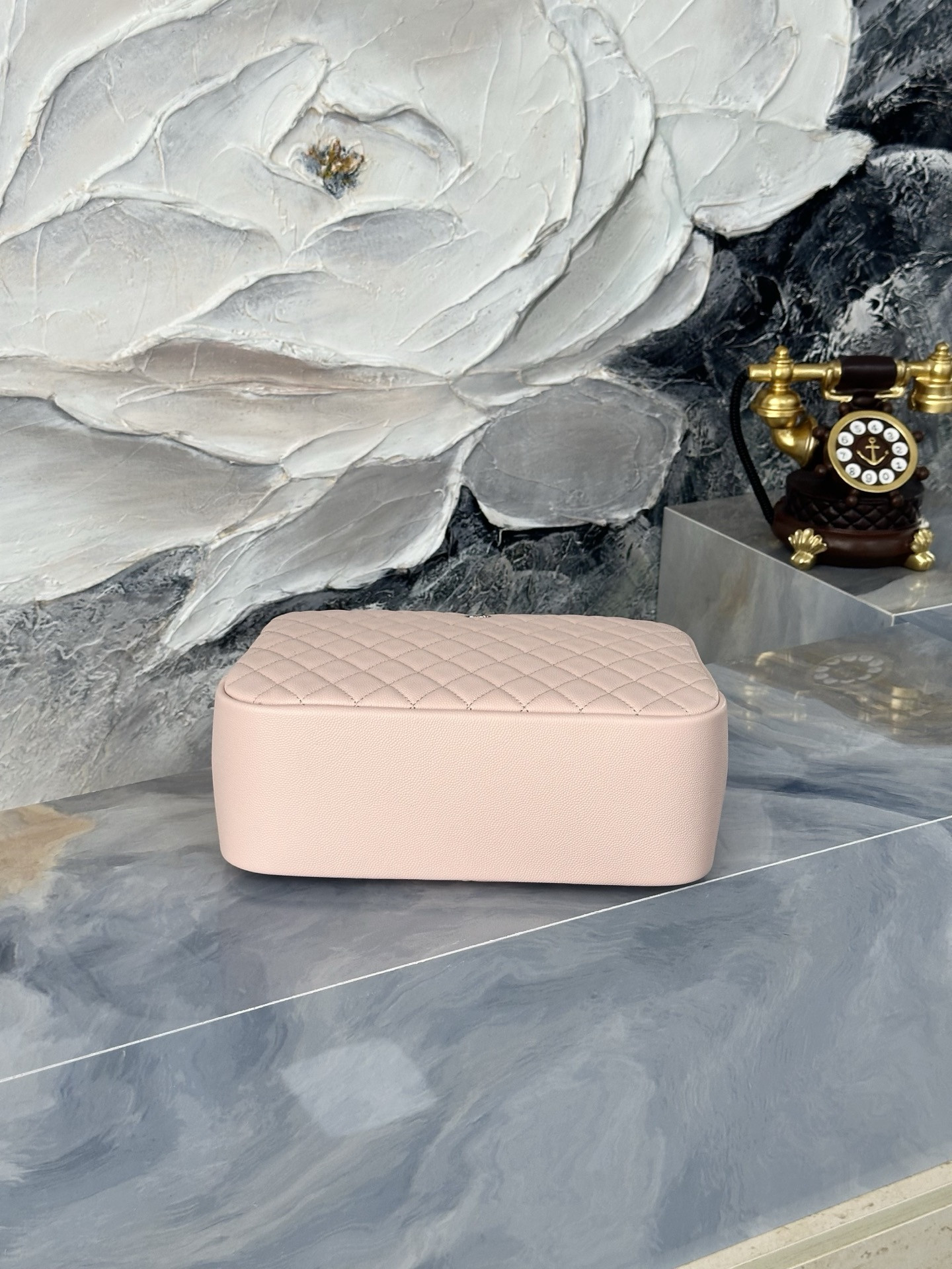 Chanel Pouch Bag A31106 25x9x17cm