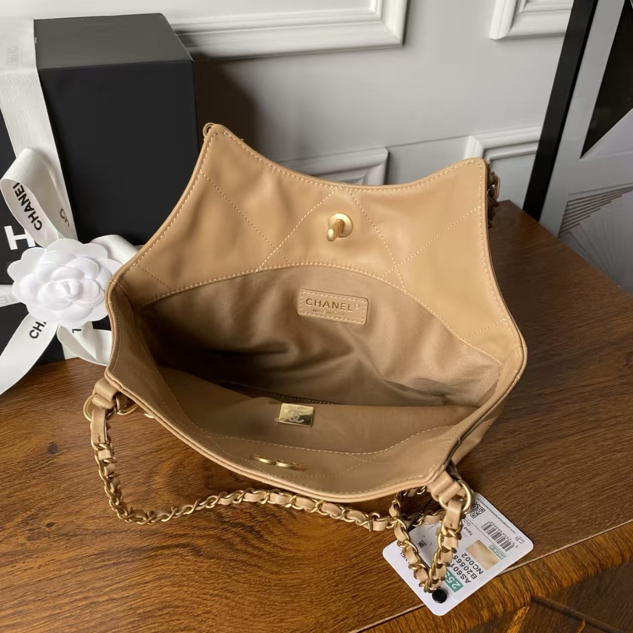 Chanel Shopping Bag AS6015 20x28x7cm