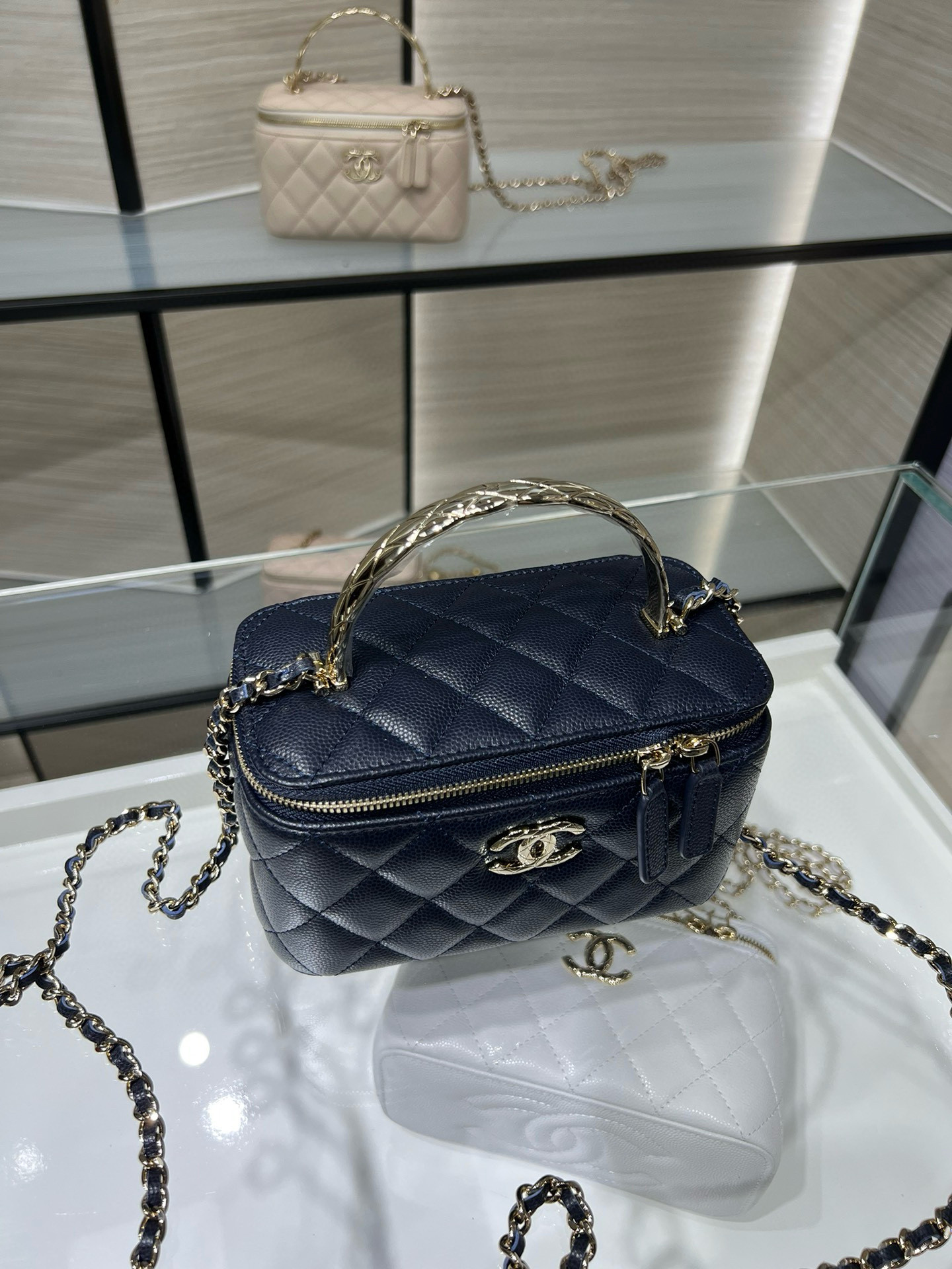 Chanel Clutch With Chain Deep Blue AP4590 17x9.5x8cm