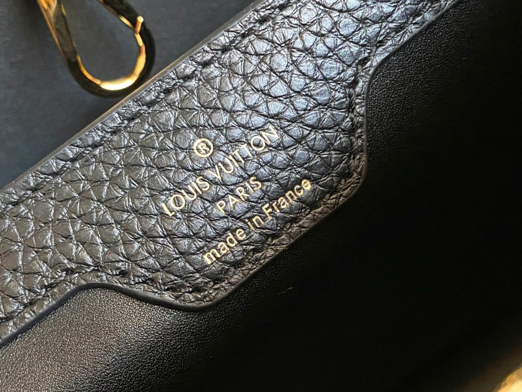 LV Capucines Medium M23263 30x20x11cm