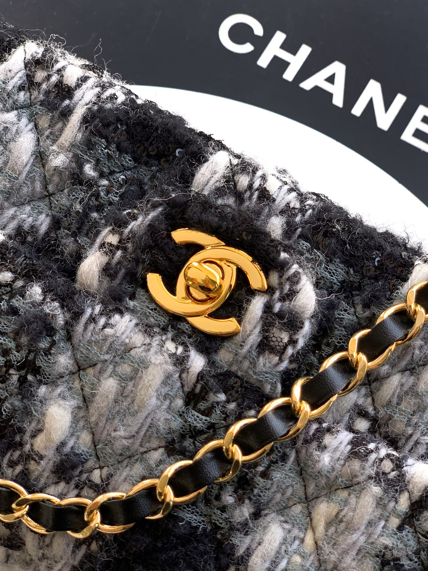 Chanel Mini Flap Bag 20x12x6cm