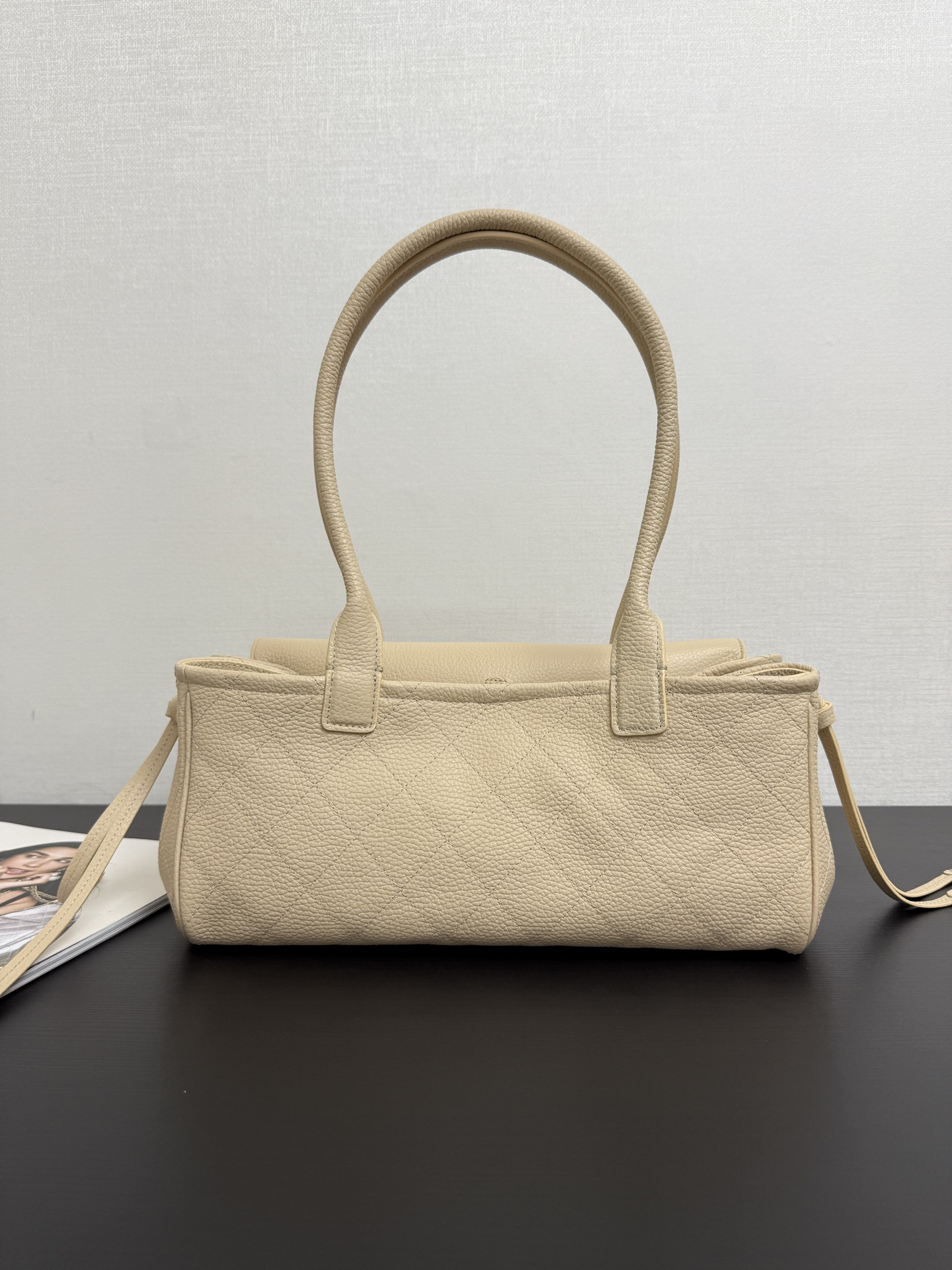 Chanel Small Tote AS6288 15x31x12cm