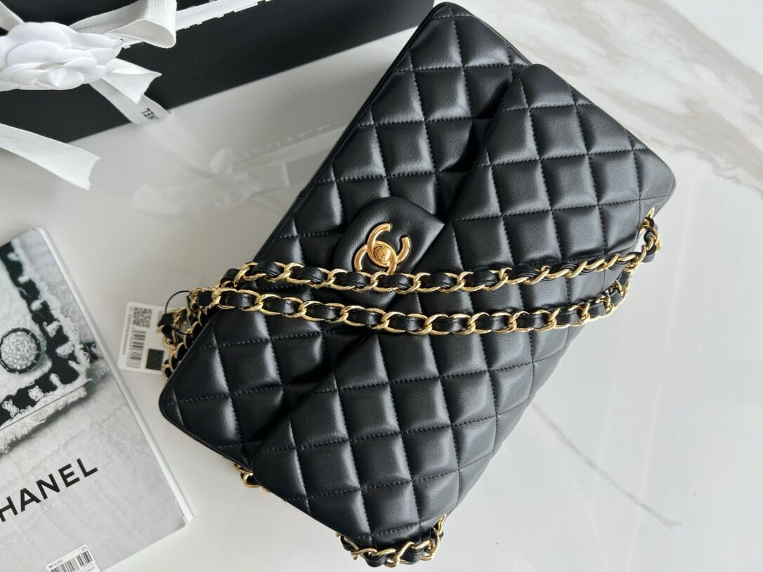 Ch**el Classic Flap Jumbo 30cm CF shiny black 7.6 × 11.7 × 3.9 in