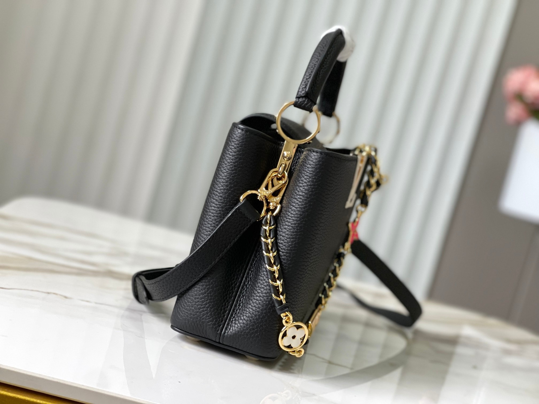 LV Capucines BB M48865 27 x18 x 9 cm