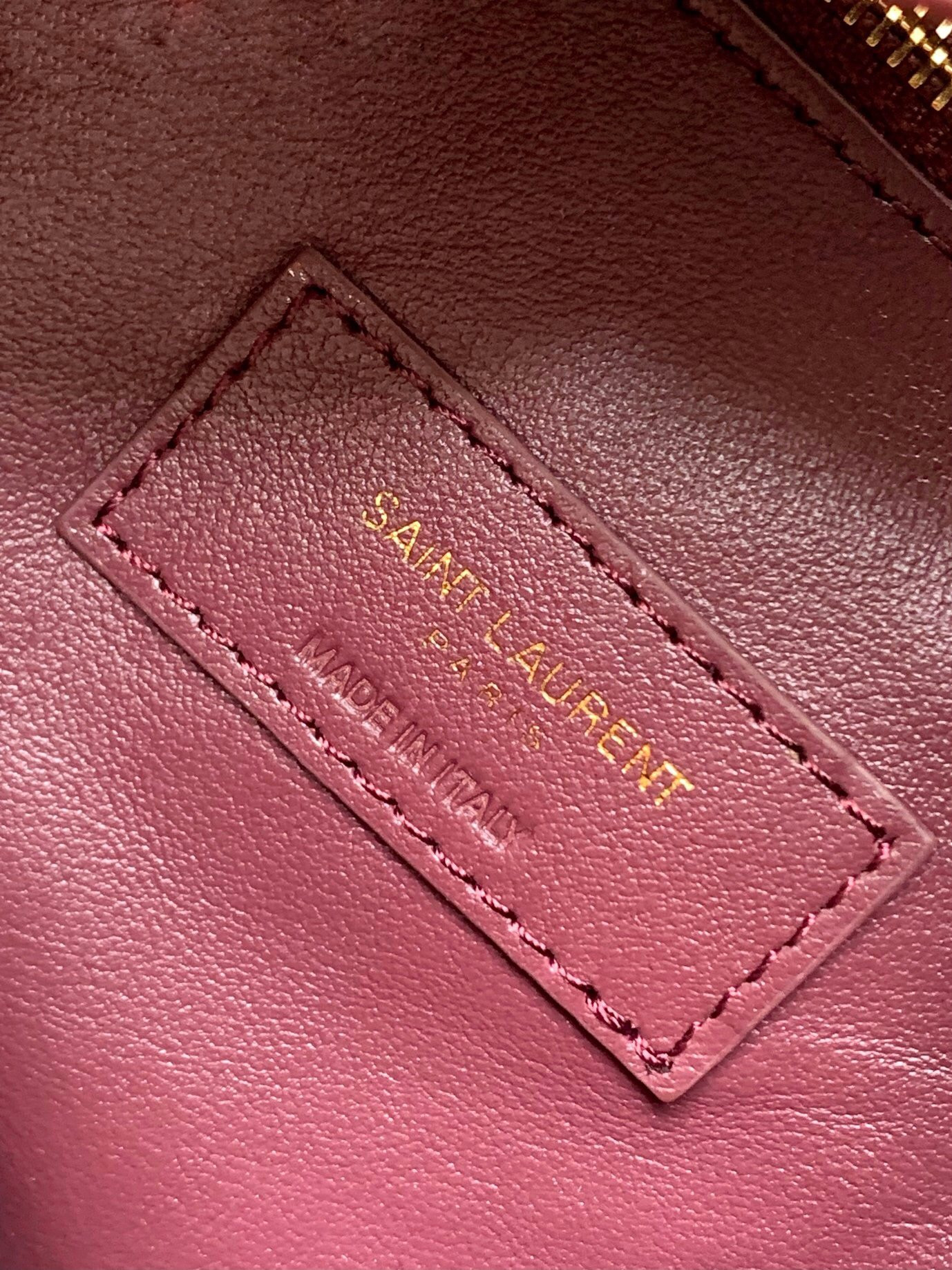 Y51 LE 5 À 7 S*pPLE SMALL IN GRAINED LEATHER 23 x 22 x 8.5 cm