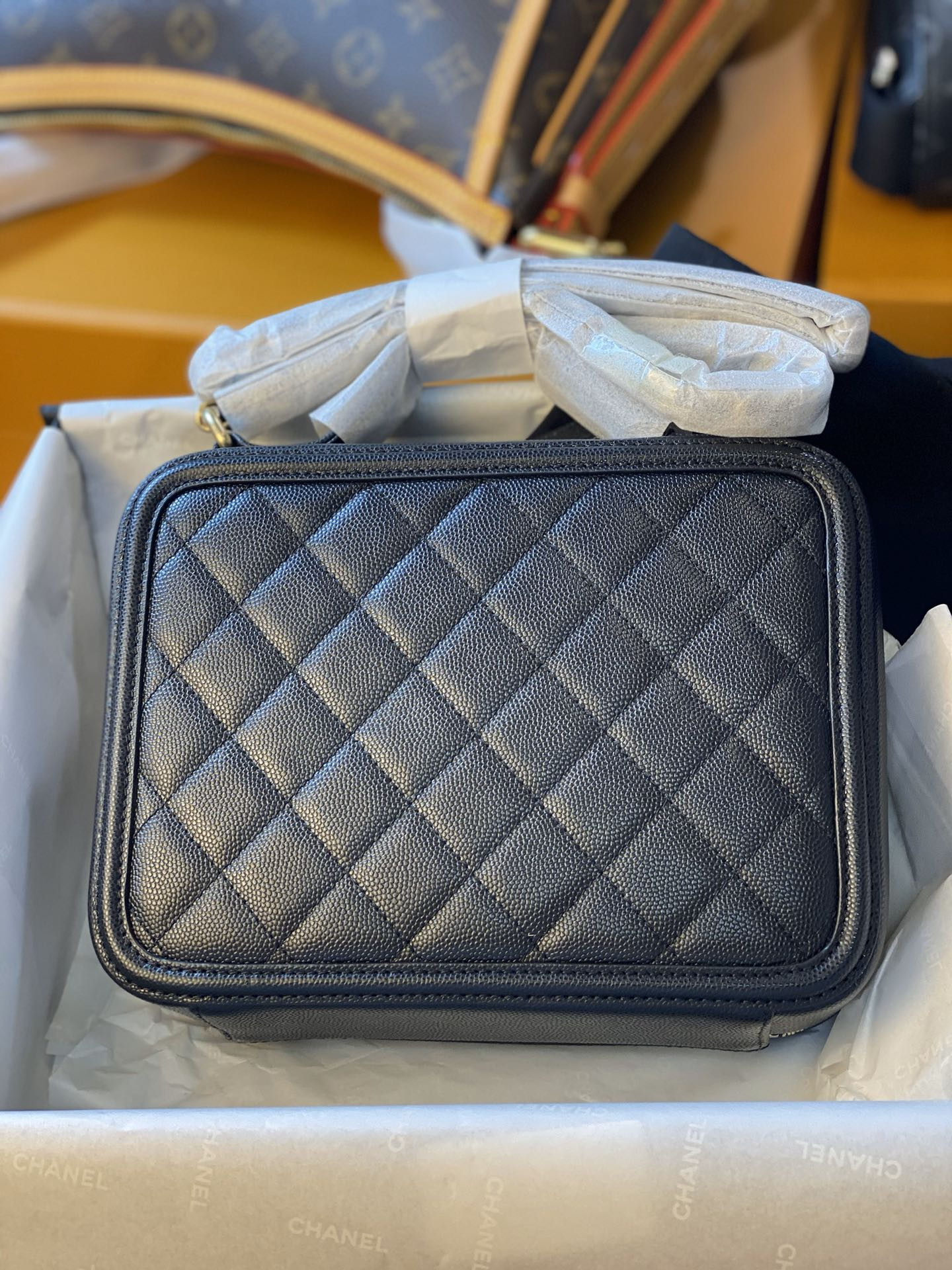 Ch**el VANITY CASE   17x7x13cm