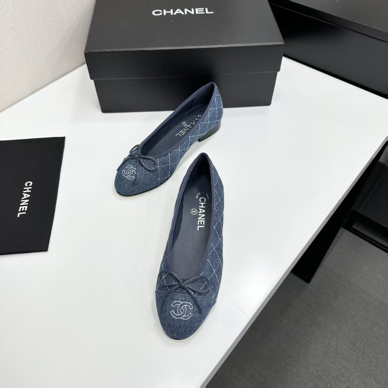 ua Ch**el ballet flats