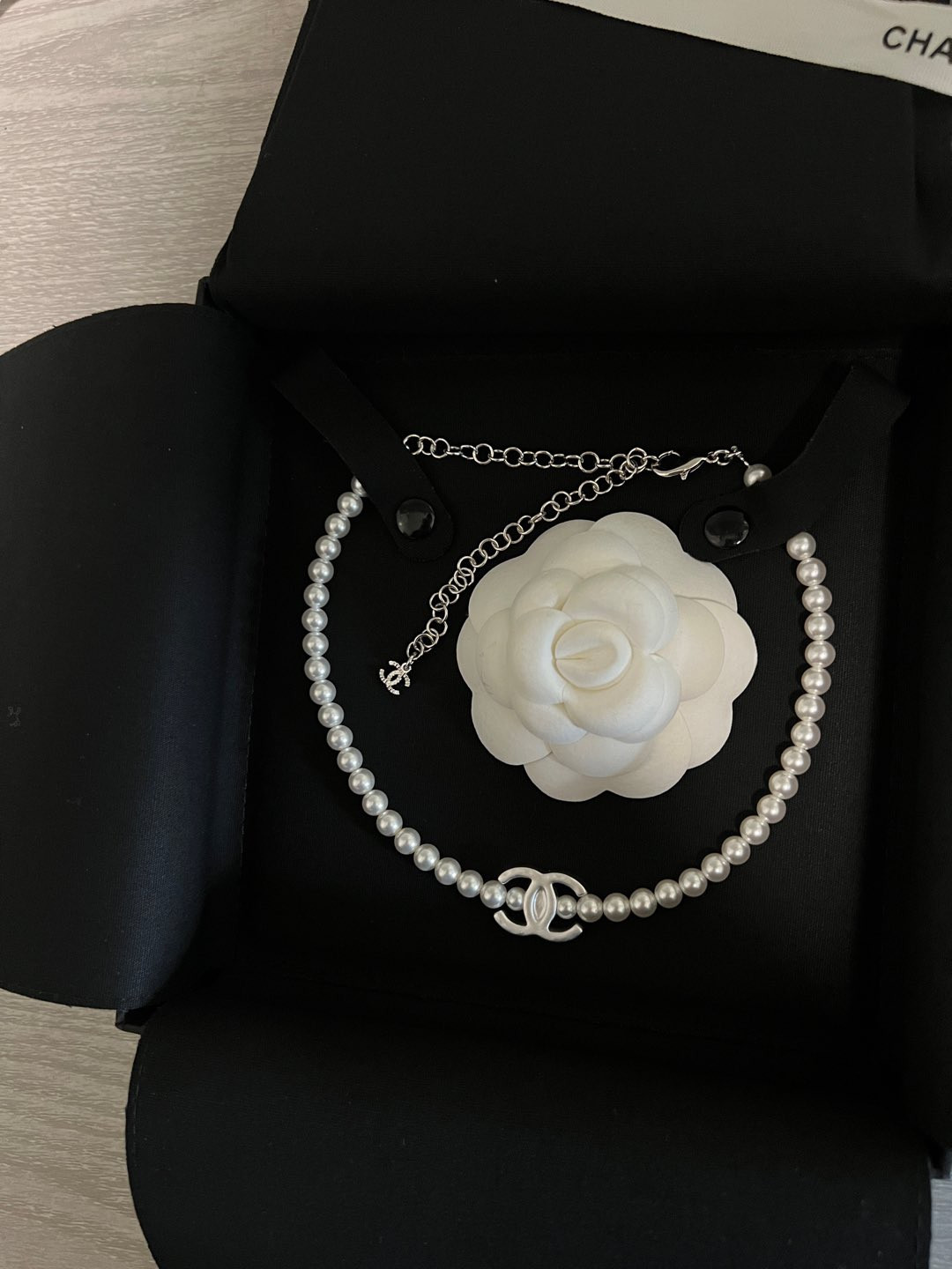 Ch**el necklace