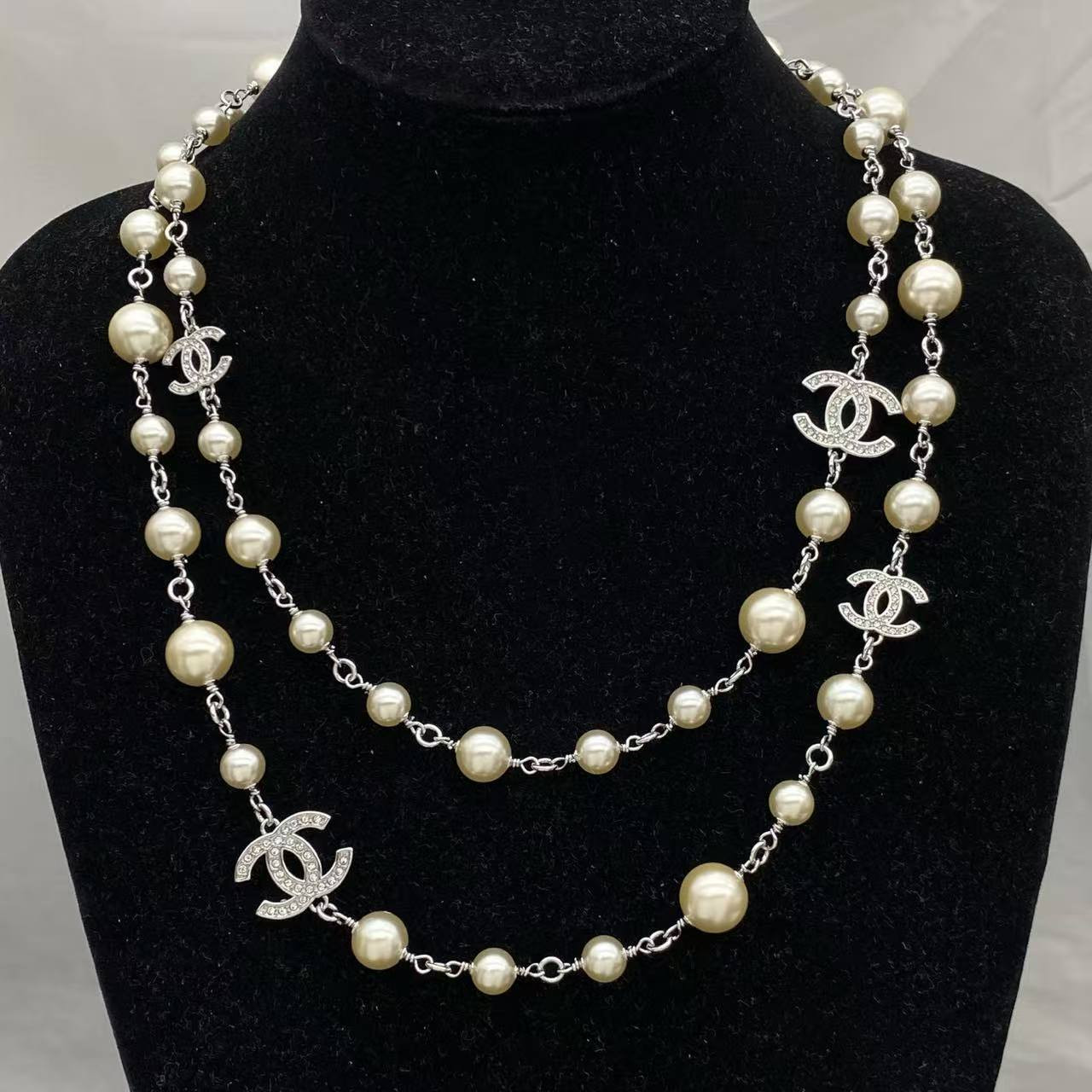 Ch**el necklace(chain length 102cm)