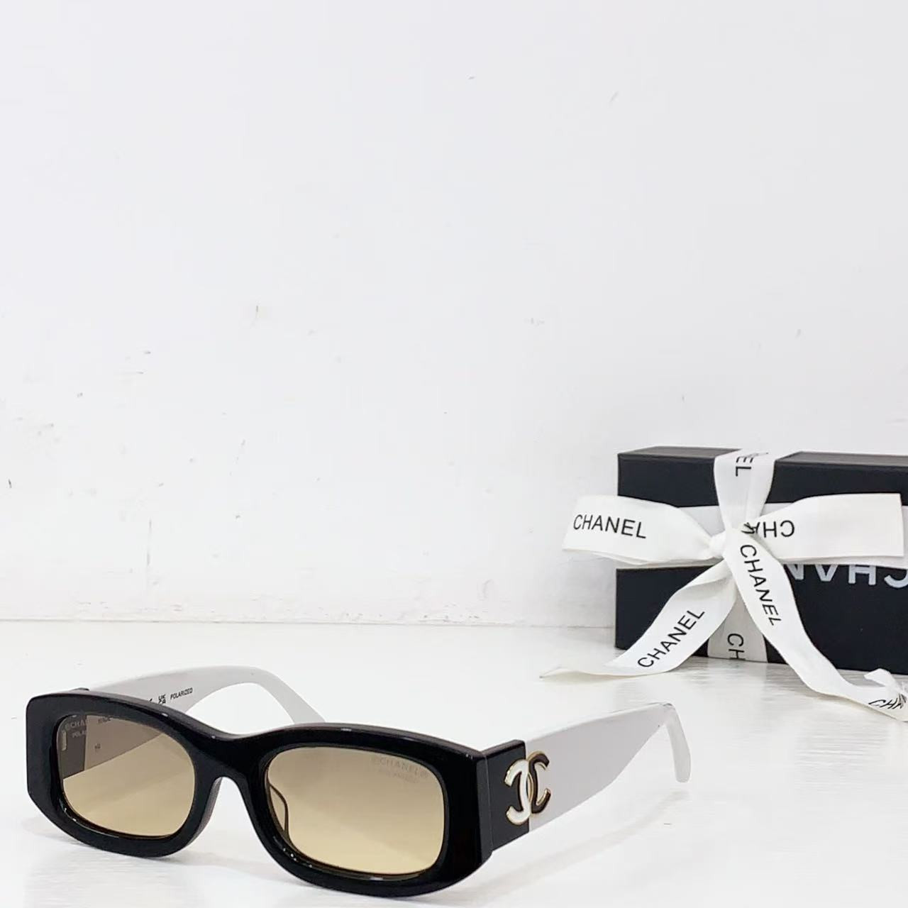 Ch**el glasses