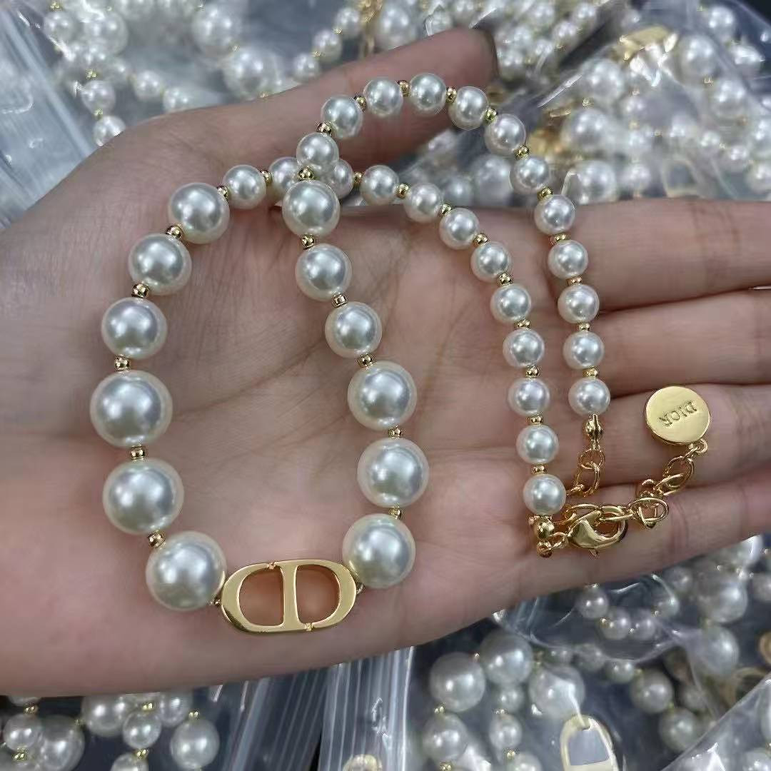D10r necklace