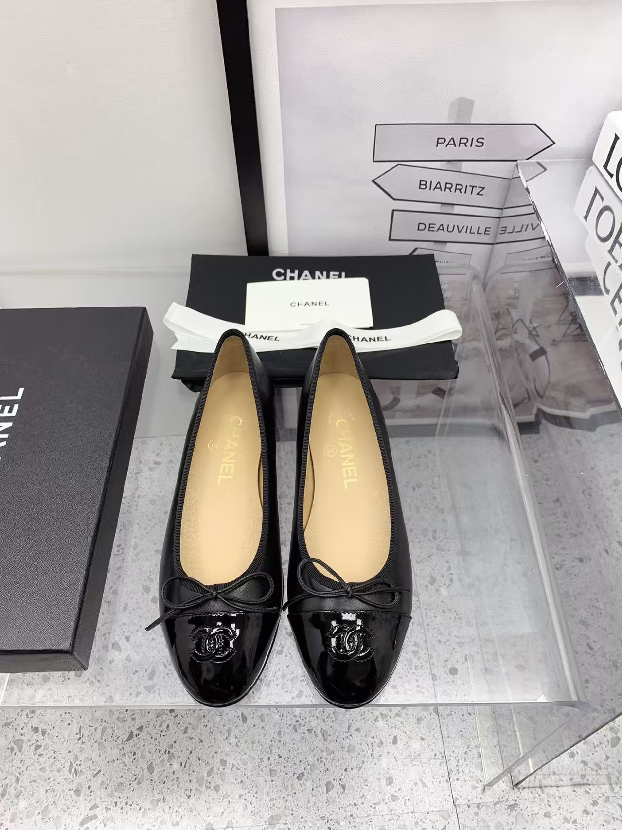 ua Ch**el ballet flats