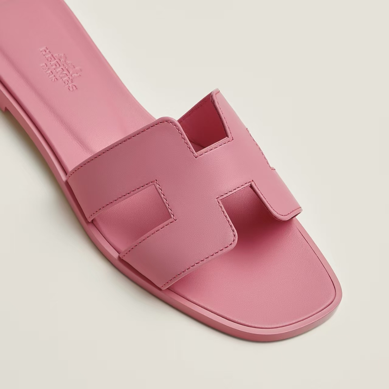 ua H**me5 oran sandal
