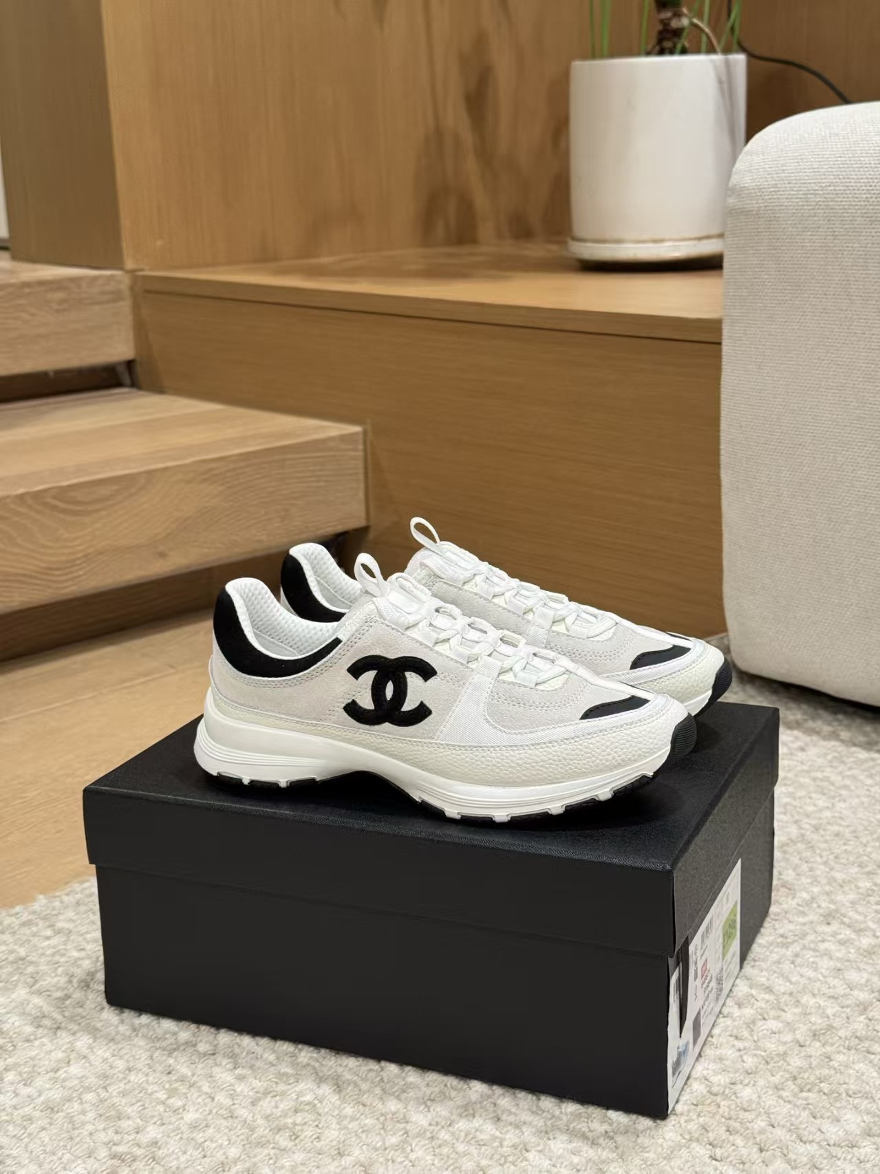 ua Ch**el sneakers