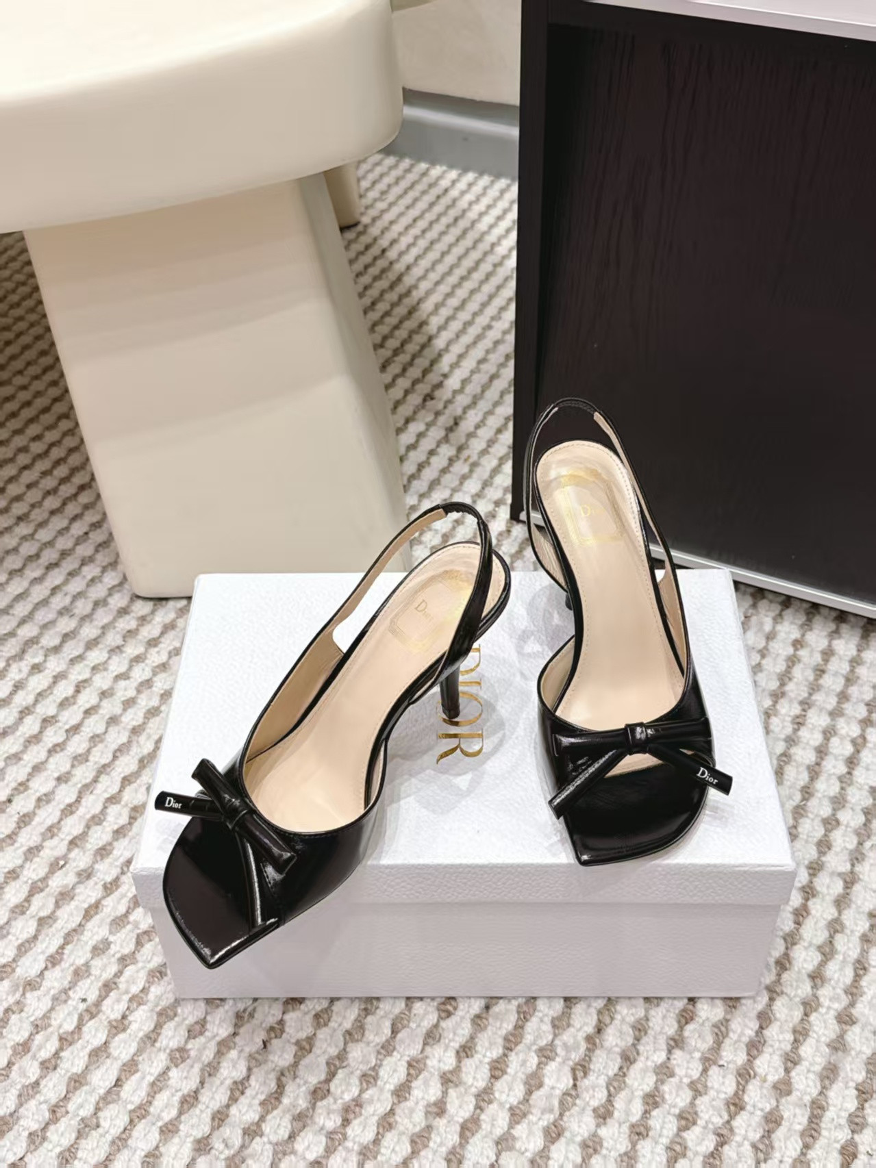 ua D10r bow heeled slingback sandal